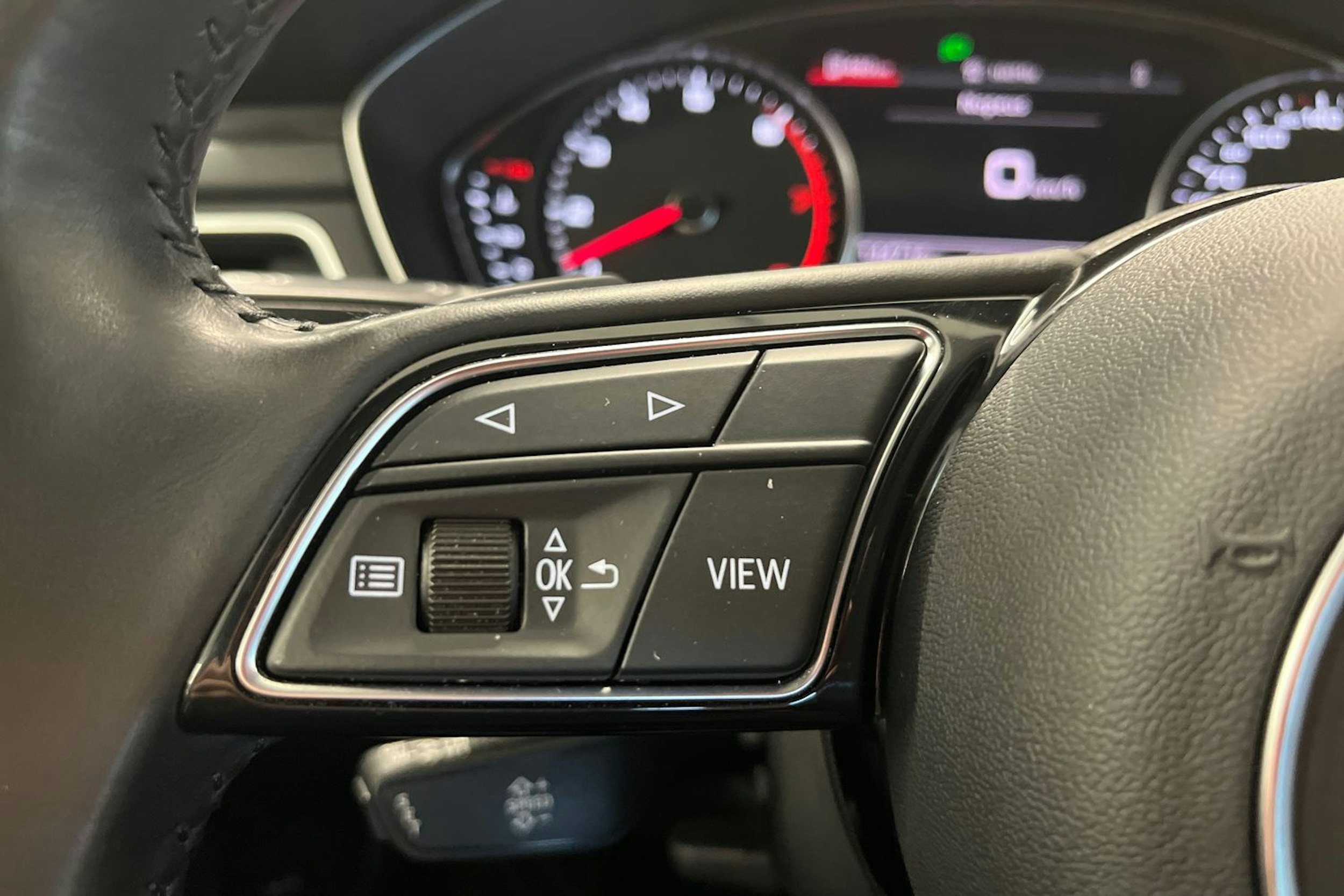 Valkoinen Audi A4 2020 kuva 18.