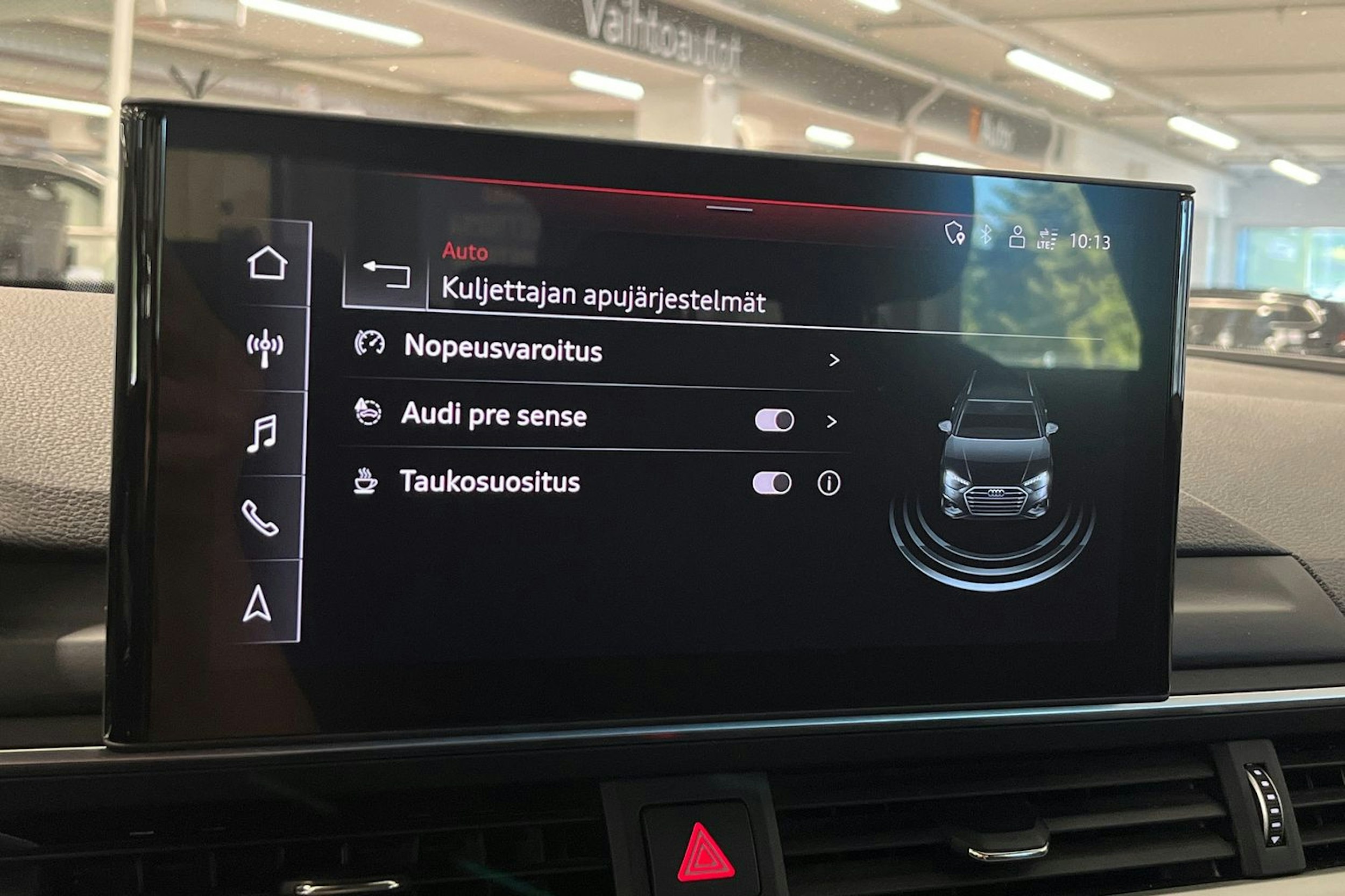Valkoinen Audi A4 2020 kuva 24.