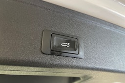 Valkoinen Audi A4 2020 kuva 31.