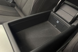 Valkoinen Audi A4 2020 kuva 36.