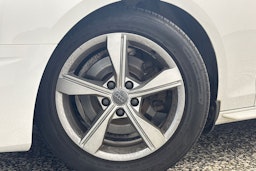 Valkoinen Audi A4 2020 kuva 40.