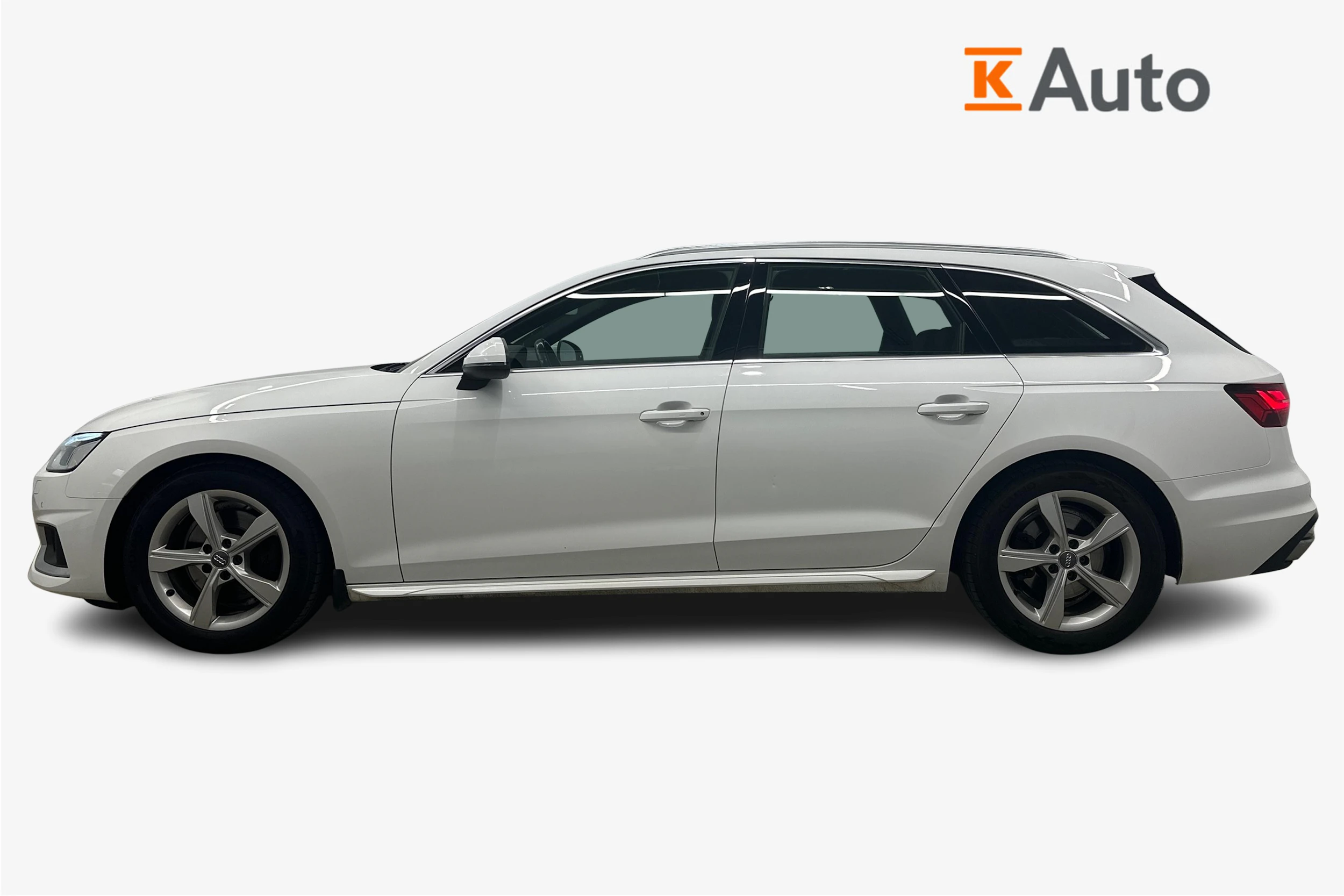valkoinen Audi A4 2020 kuva 5.