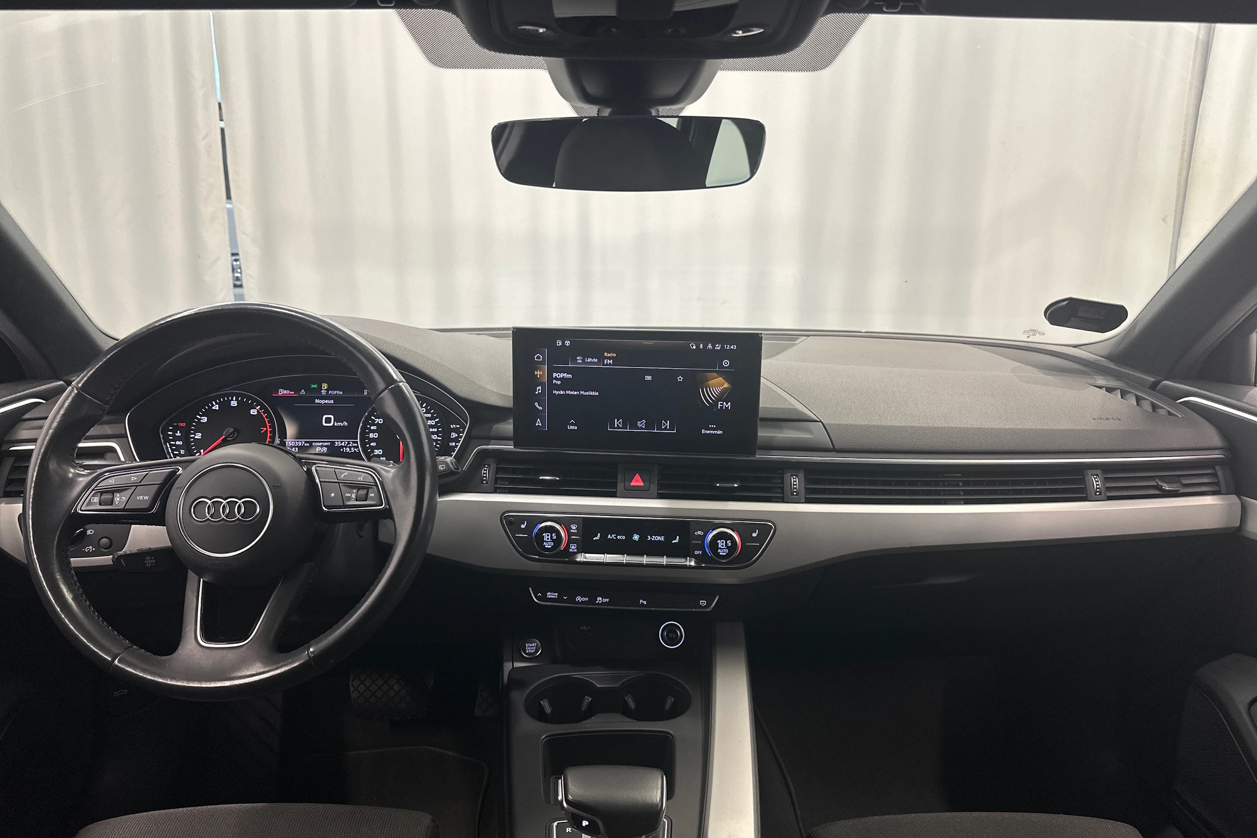 valkoinen Audi A4 2020 kuva 11.