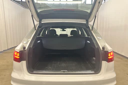 valkoinen Audi A4 2020 kuva 25.