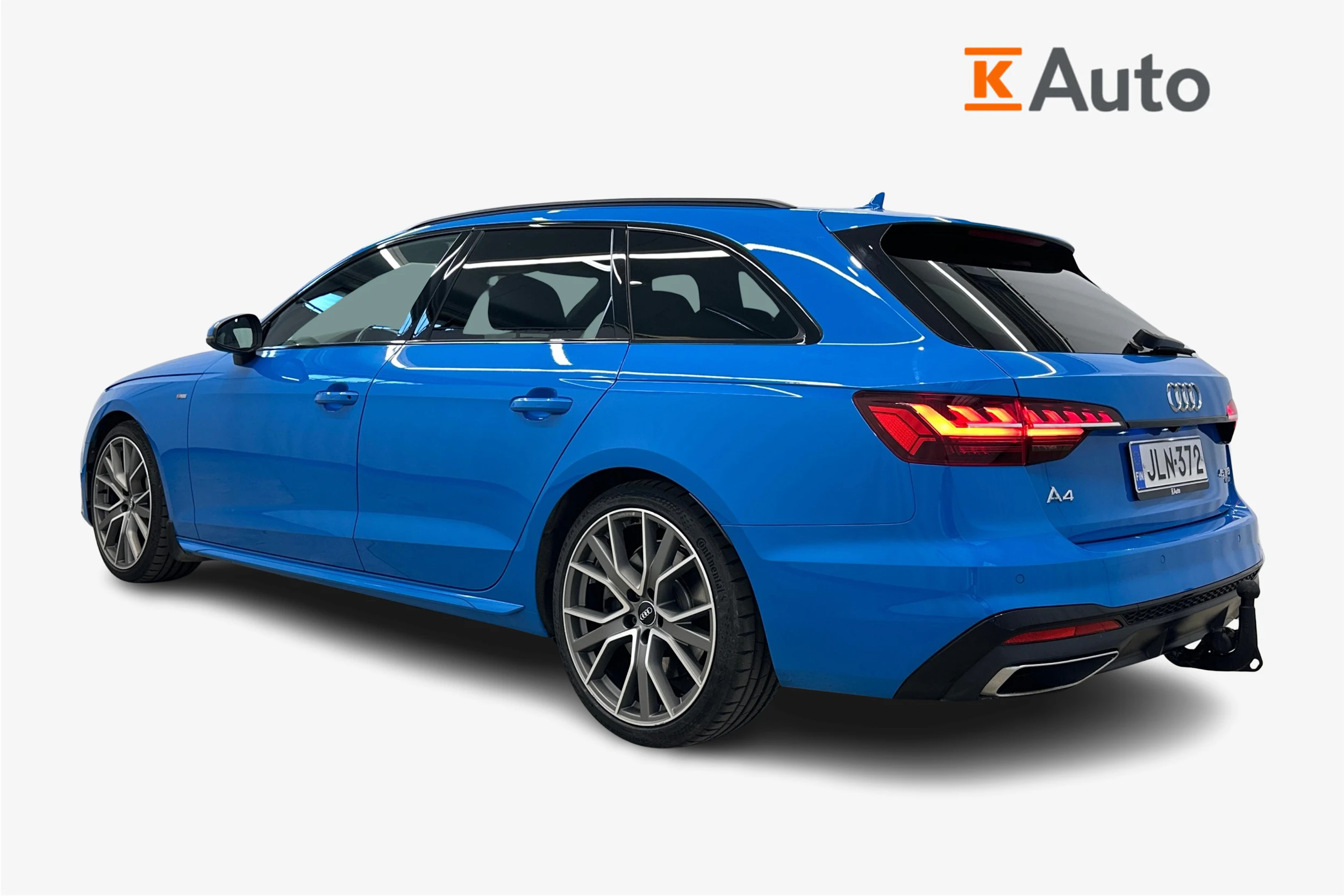sininen Audi A4 2020 kuva 2.