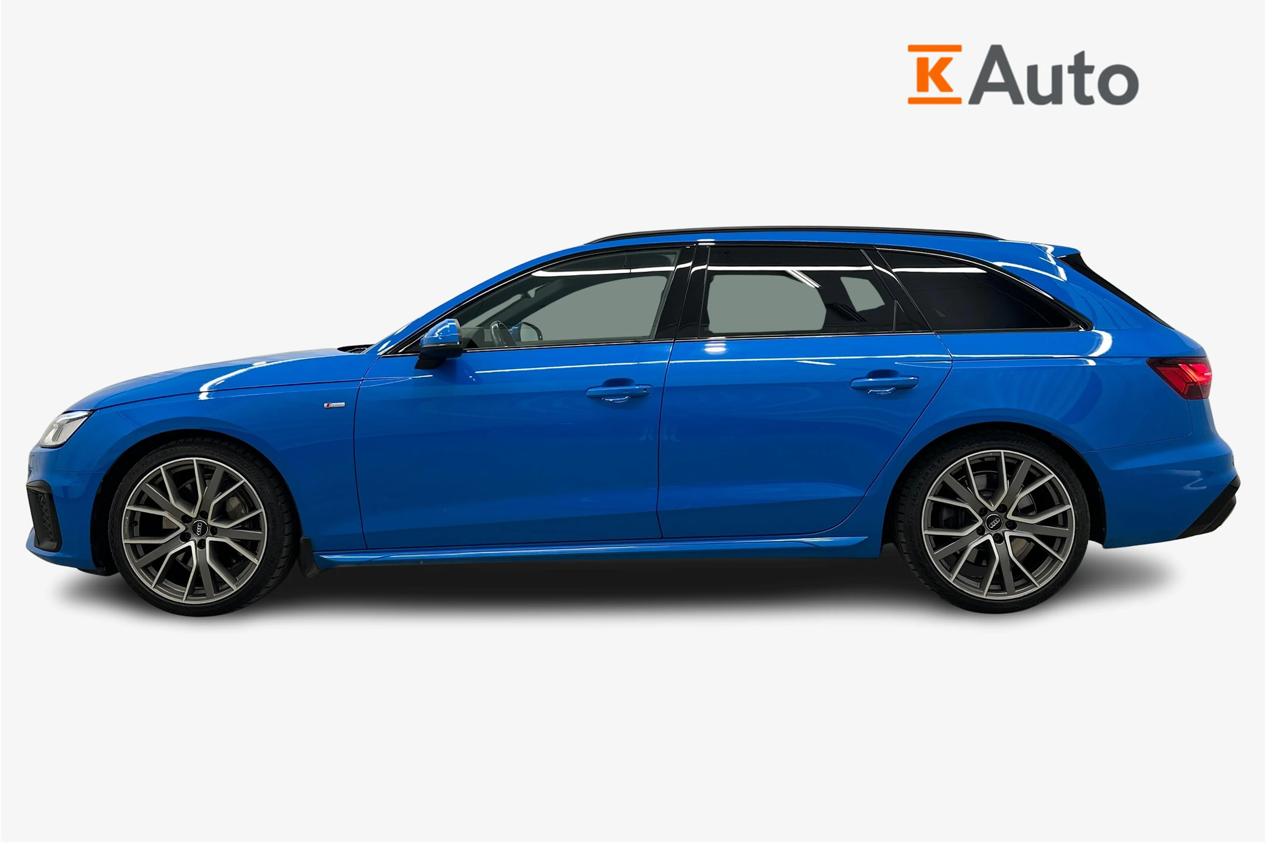 sininen Audi A4 2020 kuva 5.