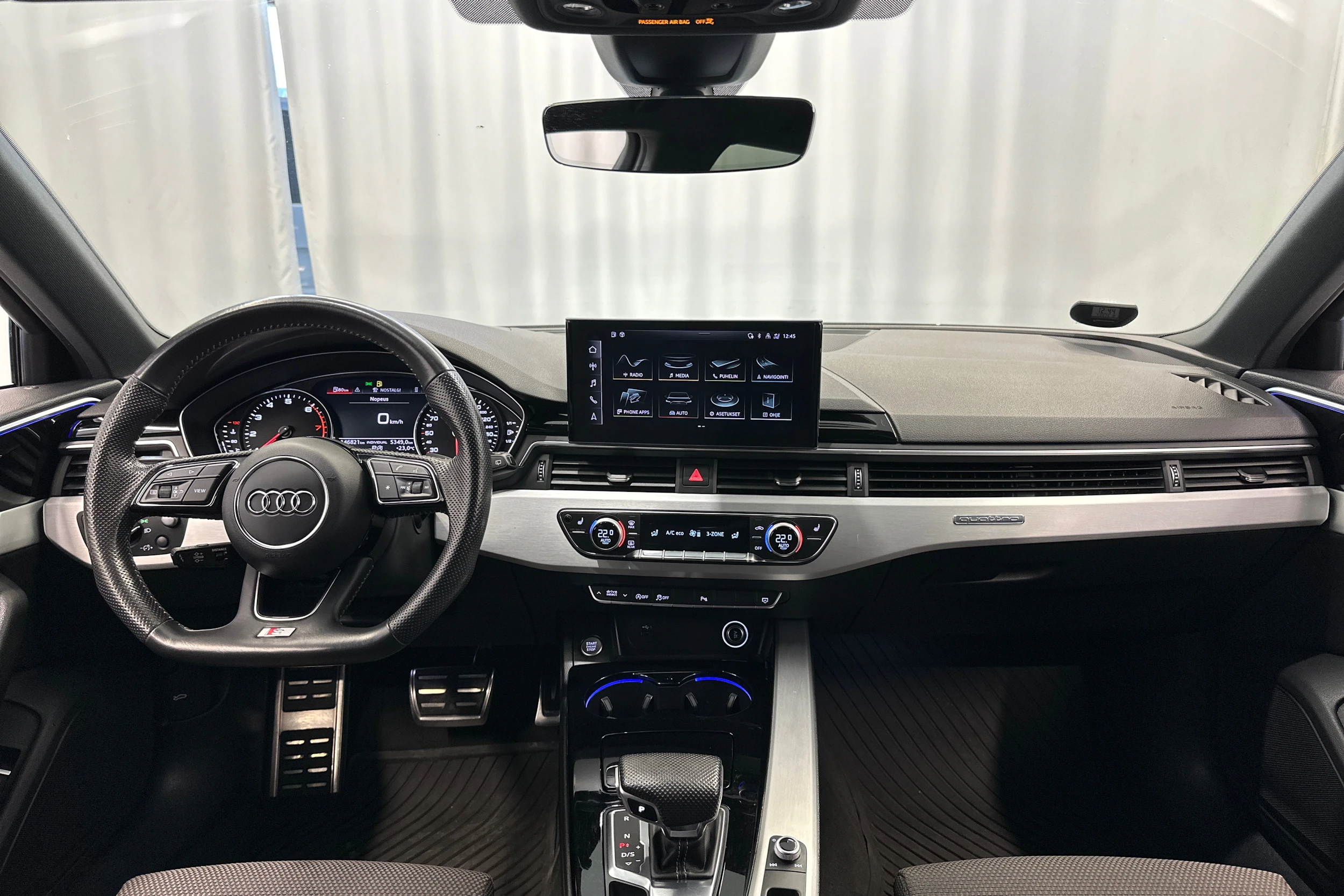 sininen Audi A4 2020 kuva 11.