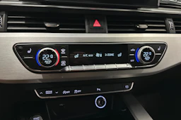 sininen Audi A4 2020 kuva 17.