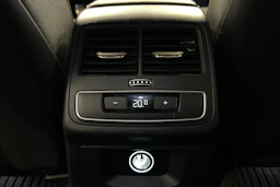 sininen Audi A4 2020 kuva 28.