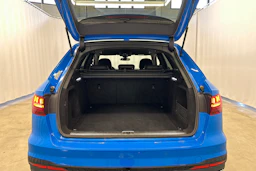 sininen Audi A4 2020 kuva 29.