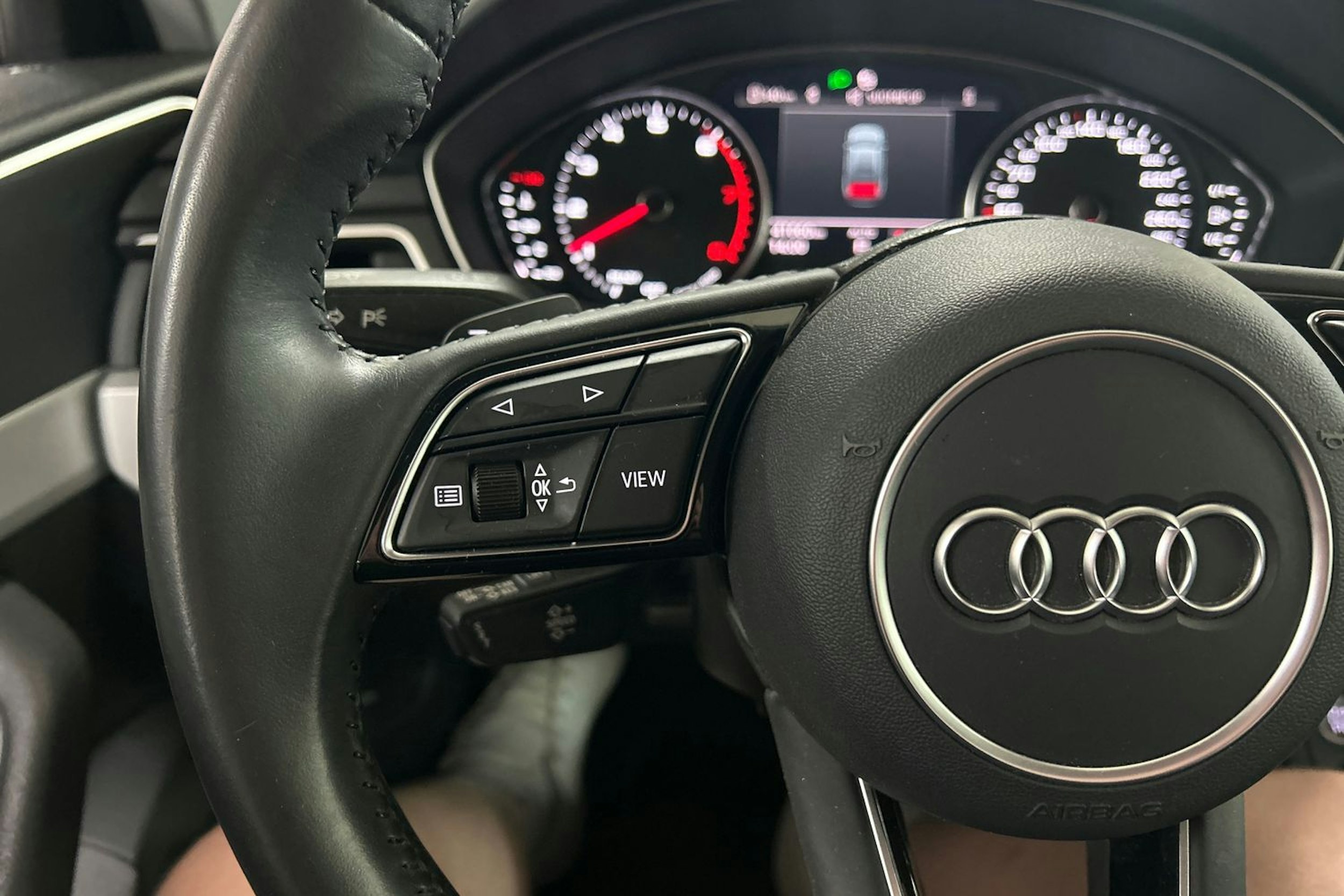 Valkoinen Audi A4 2020 kuva 15.