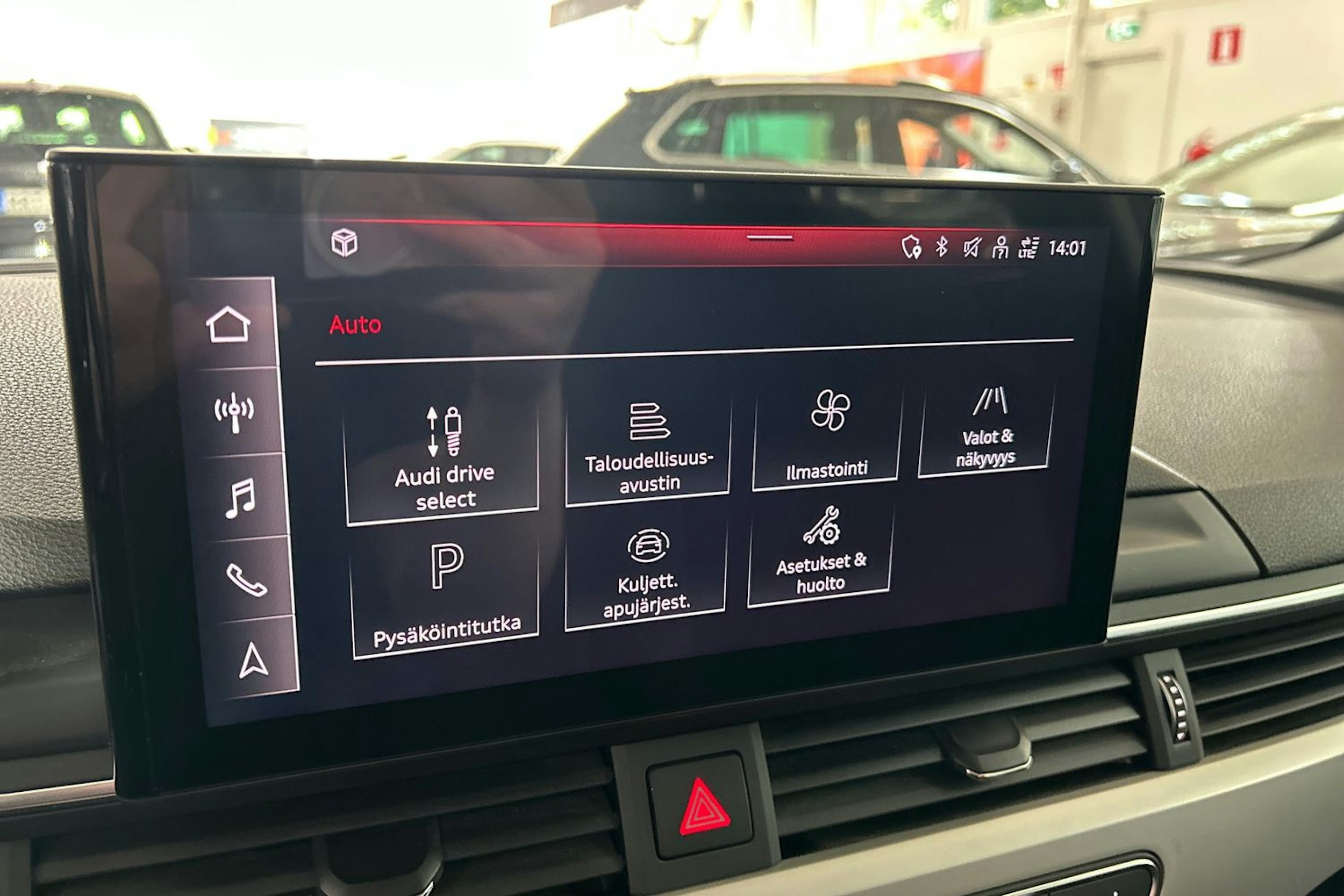 Valkoinen Audi A4 2020 kuva 21.