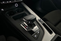 Valkoinen Audi A4 2020 kuva 26.