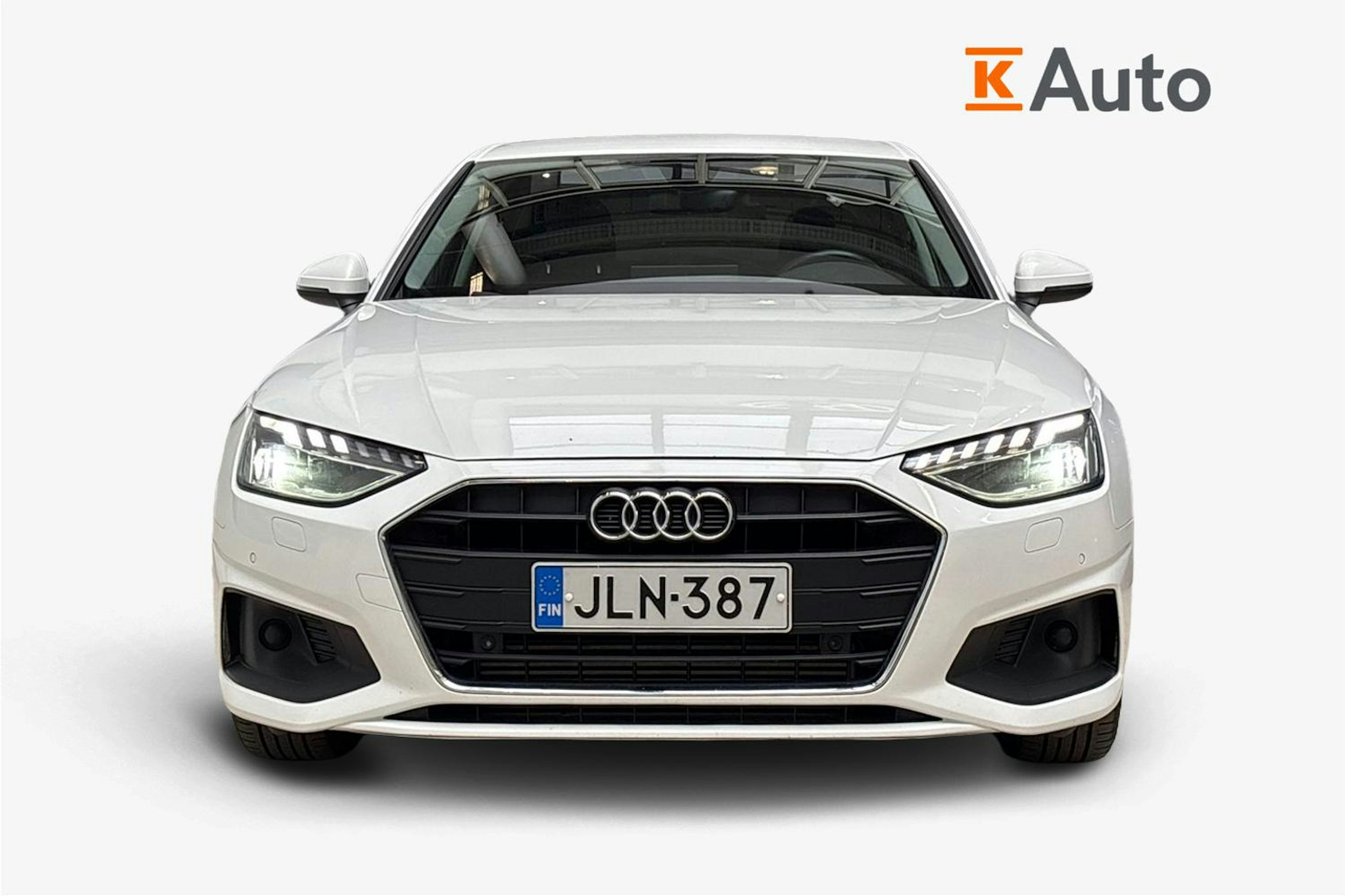 valkoinen Audi A4 2020 kuva 5.