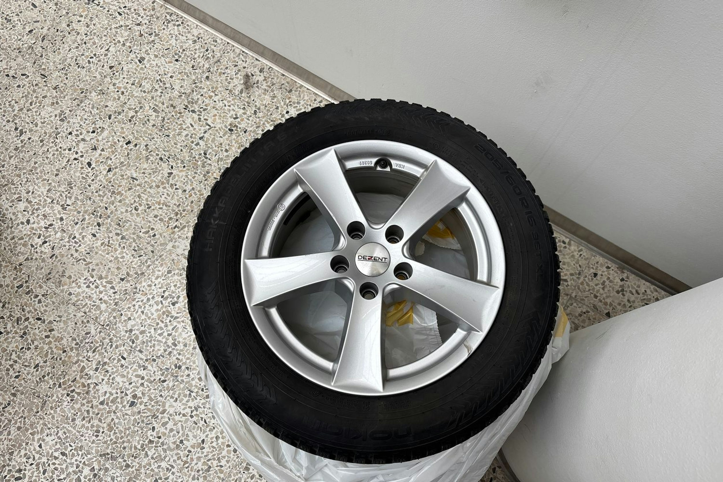 valkoinen Audi A4 2020 kuva 15.