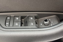 valkoinen Audi A4 2020 kuva 17.
