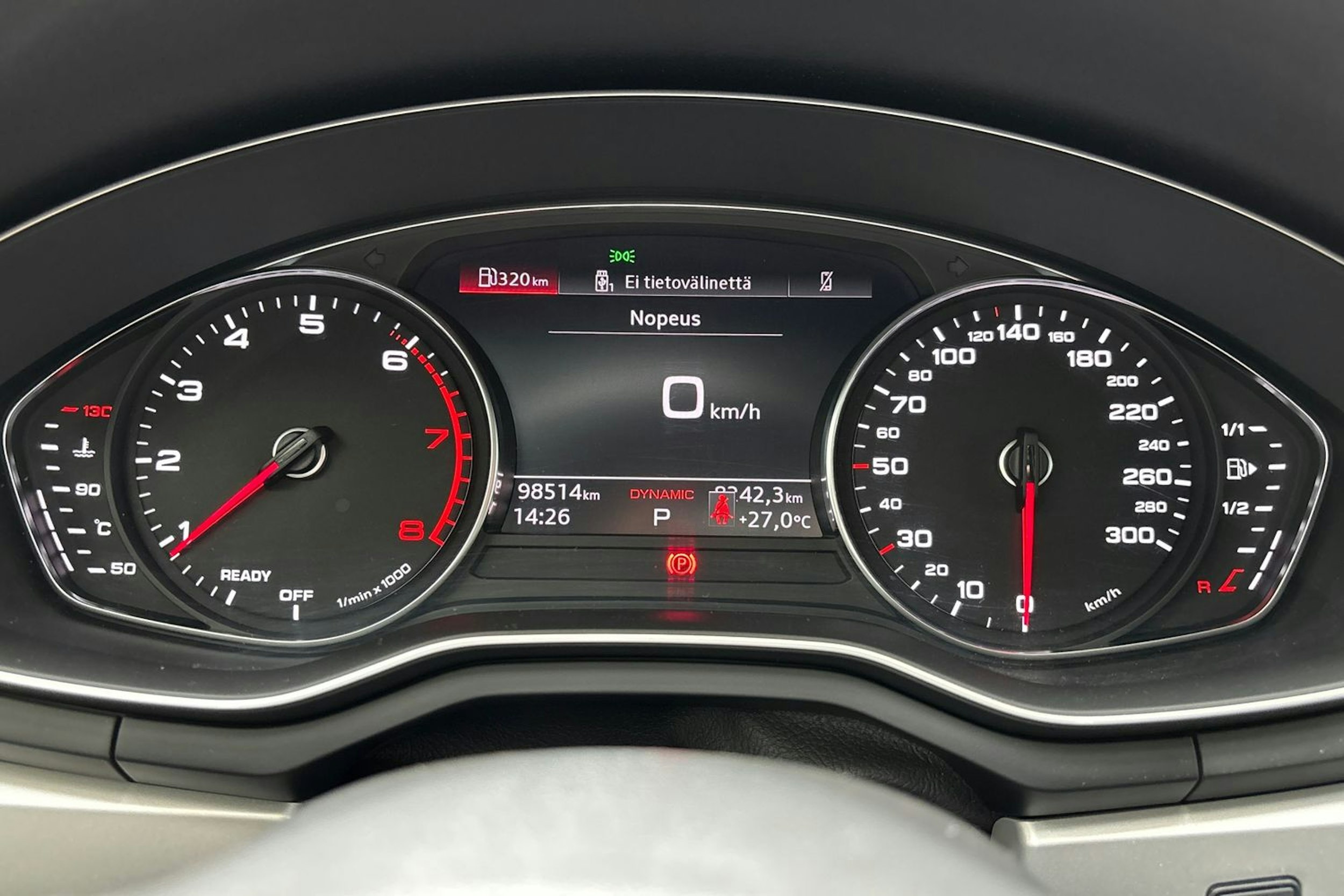 valkoinen Audi A4 2020 kuva 22.