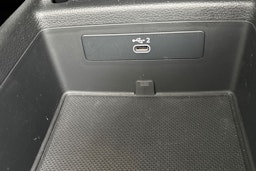 valkoinen Audi A4 2020 kuva 26.