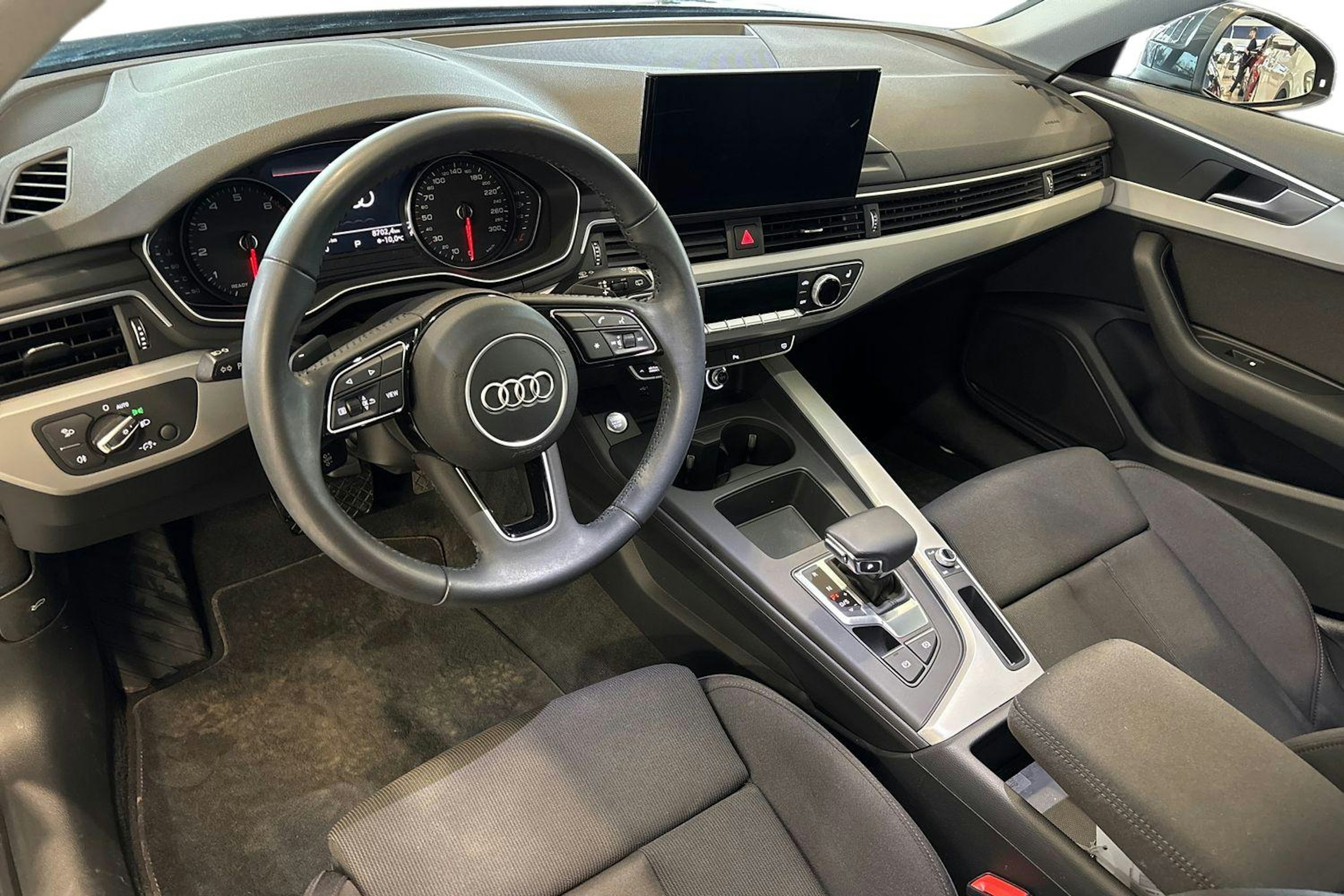 harmaa Audi A4 2020 kuva 7.