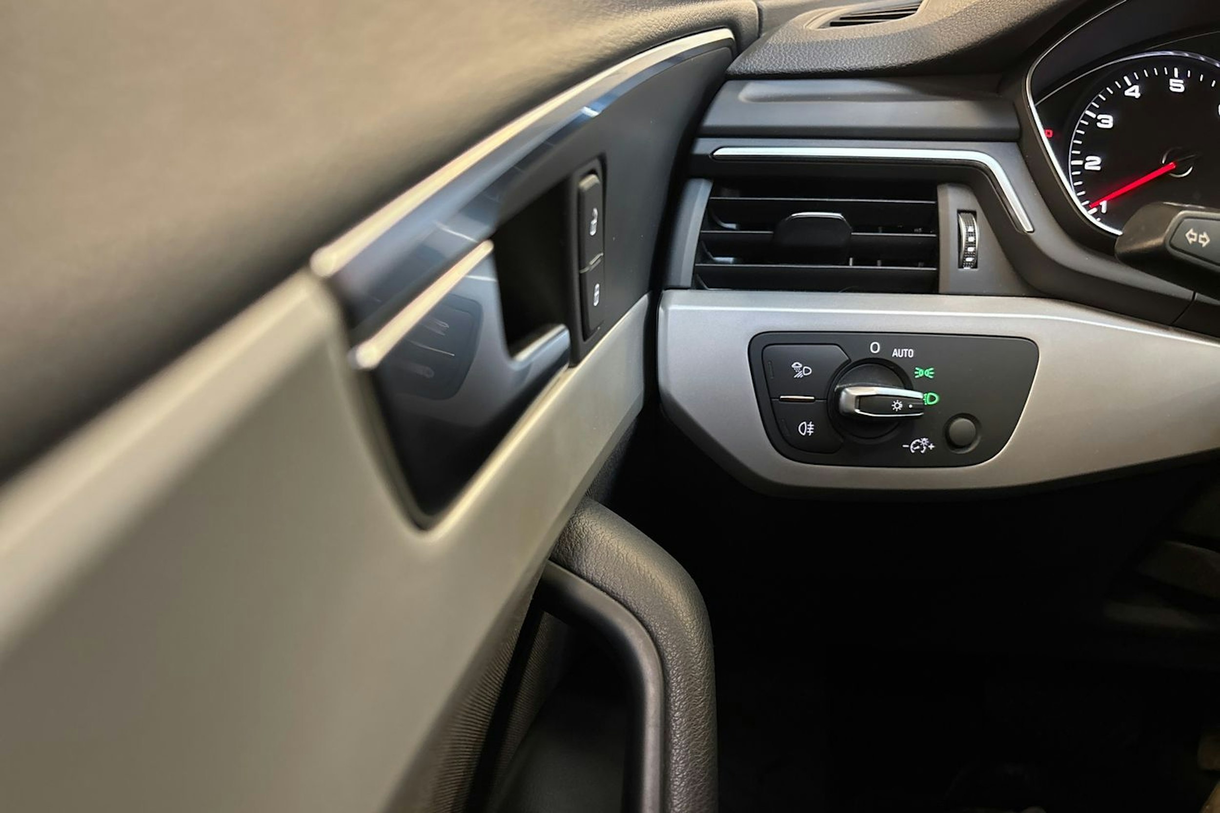 harmaa Audi A4 2020 kuva 20.