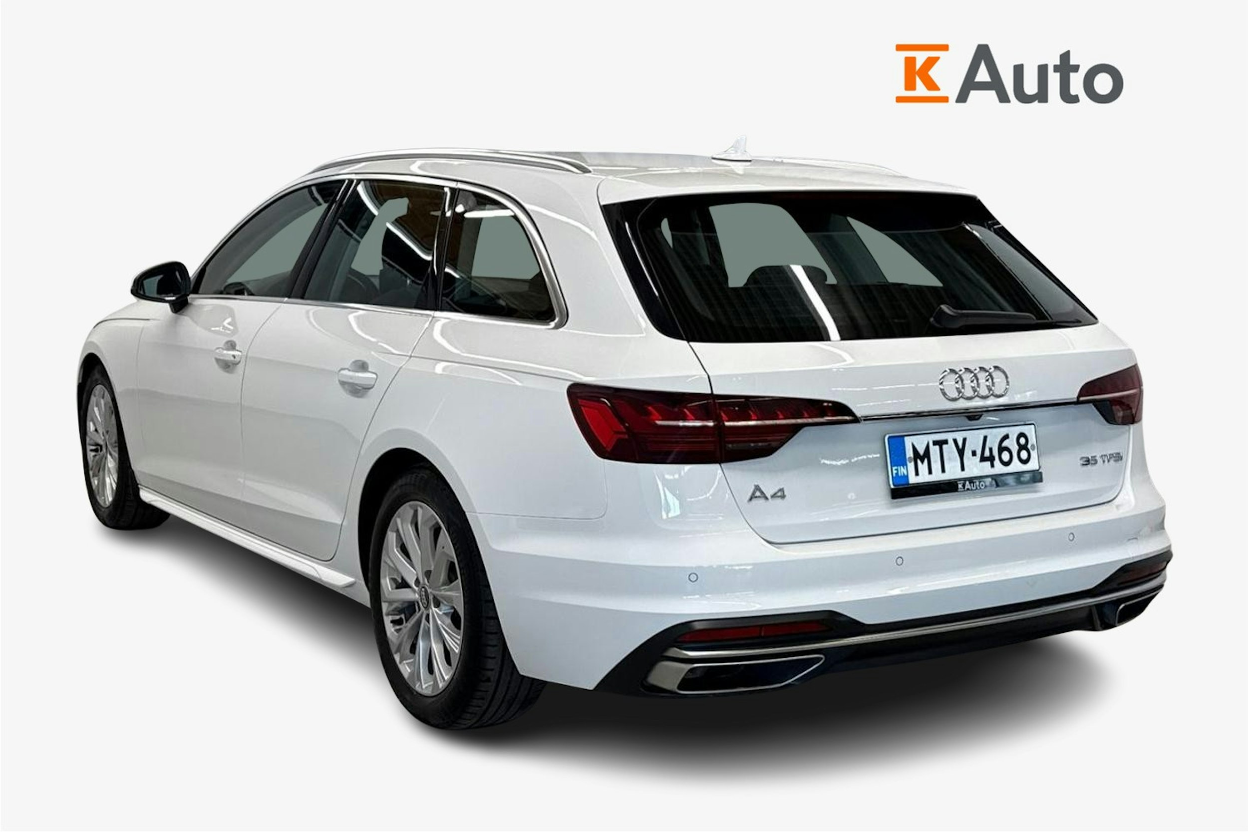 Valkoinen Audi A4 2020 kuva 2.