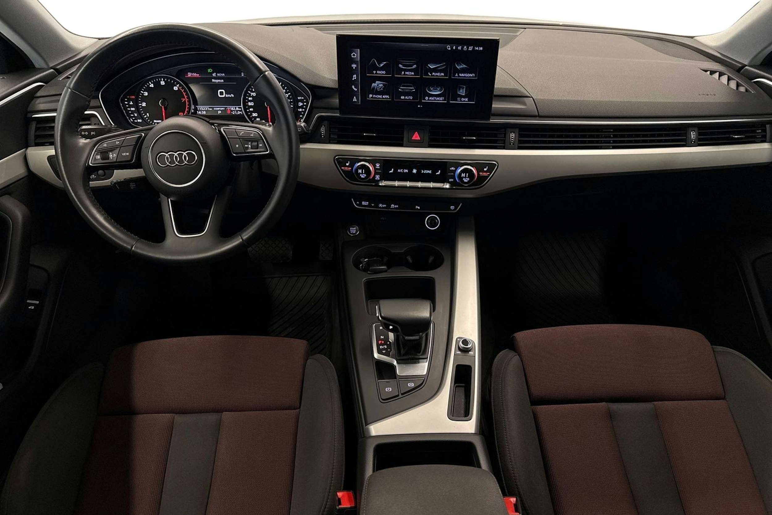 Valkoinen Audi A4 2020 kuva 9.