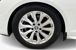 Valkoinen Audi A4 2020 kuva 11.
