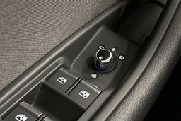 Valkoinen Audi A4 2020 kuva 17.