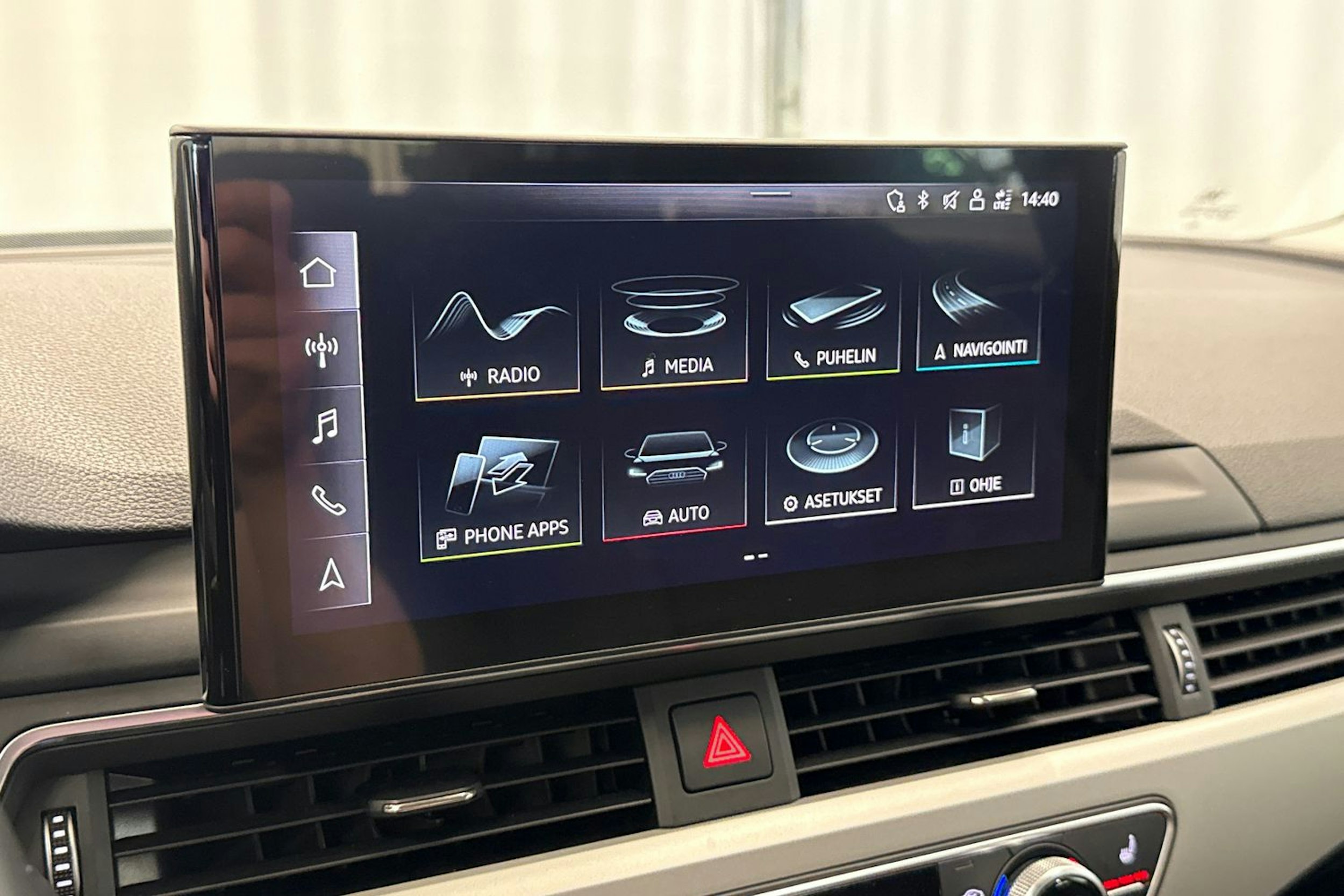 Valkoinen Audi A4 2020 kuva 20.