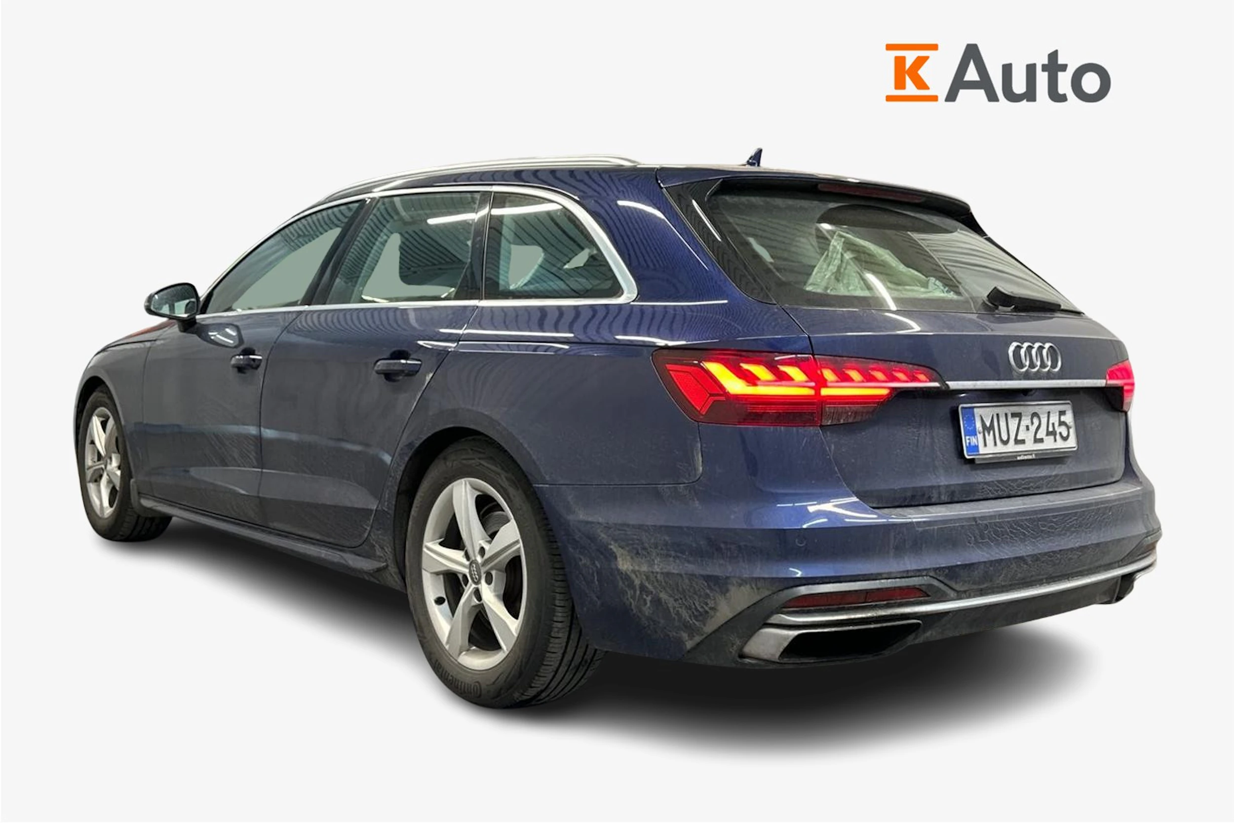 sininen Audi A4 2020 kuva 2.