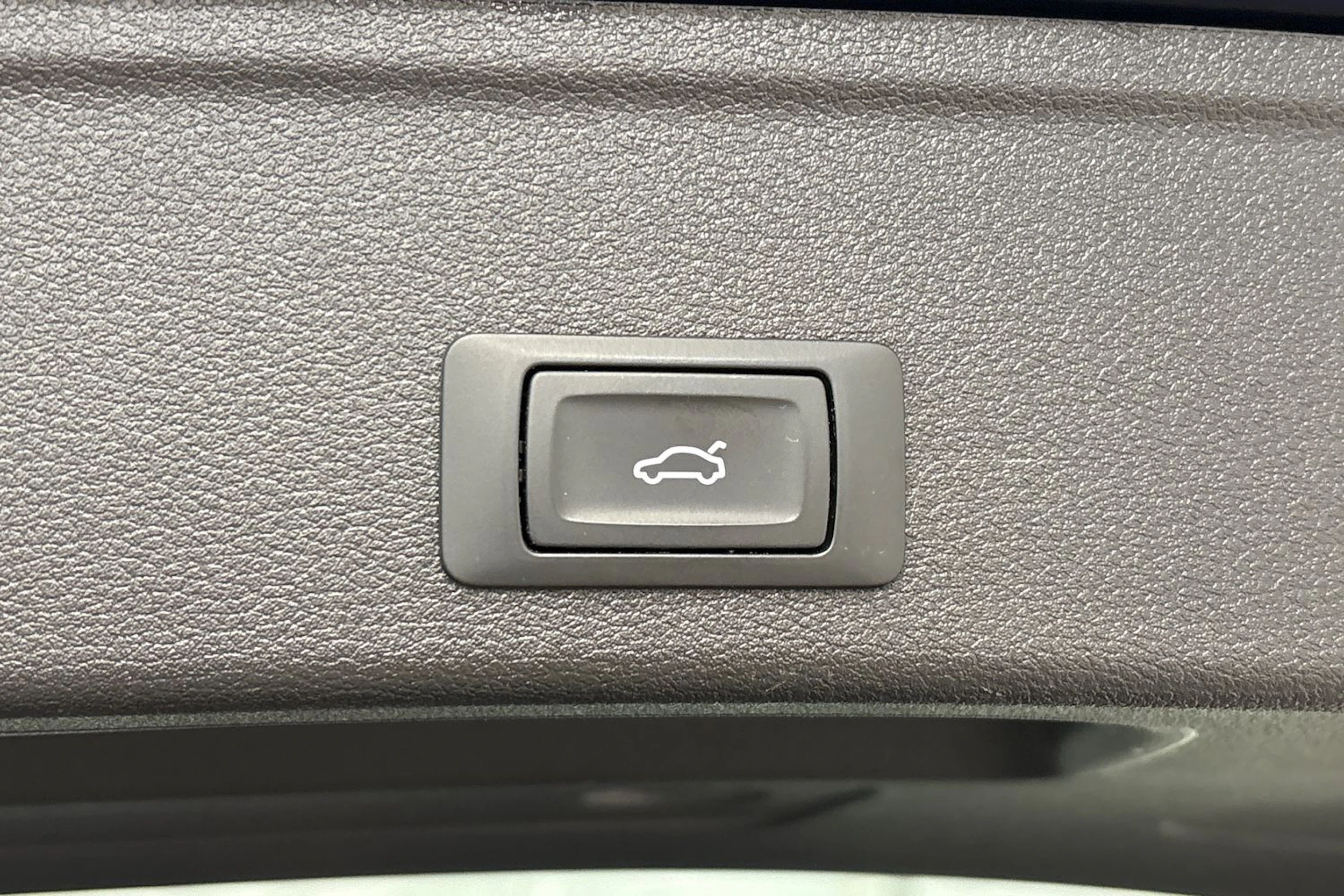 Sininen Audi A4 2020 kuva 13.