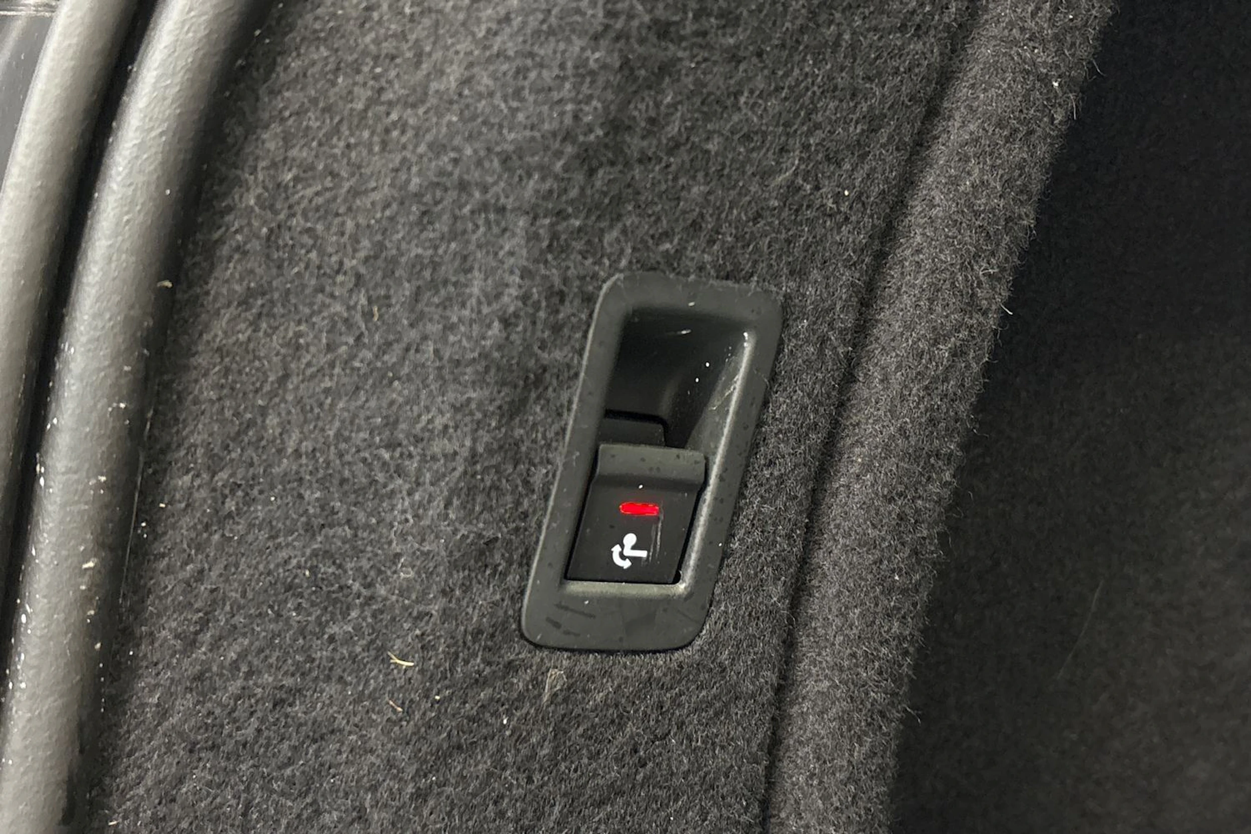 Sininen Audi A4 2020 kuva 14.