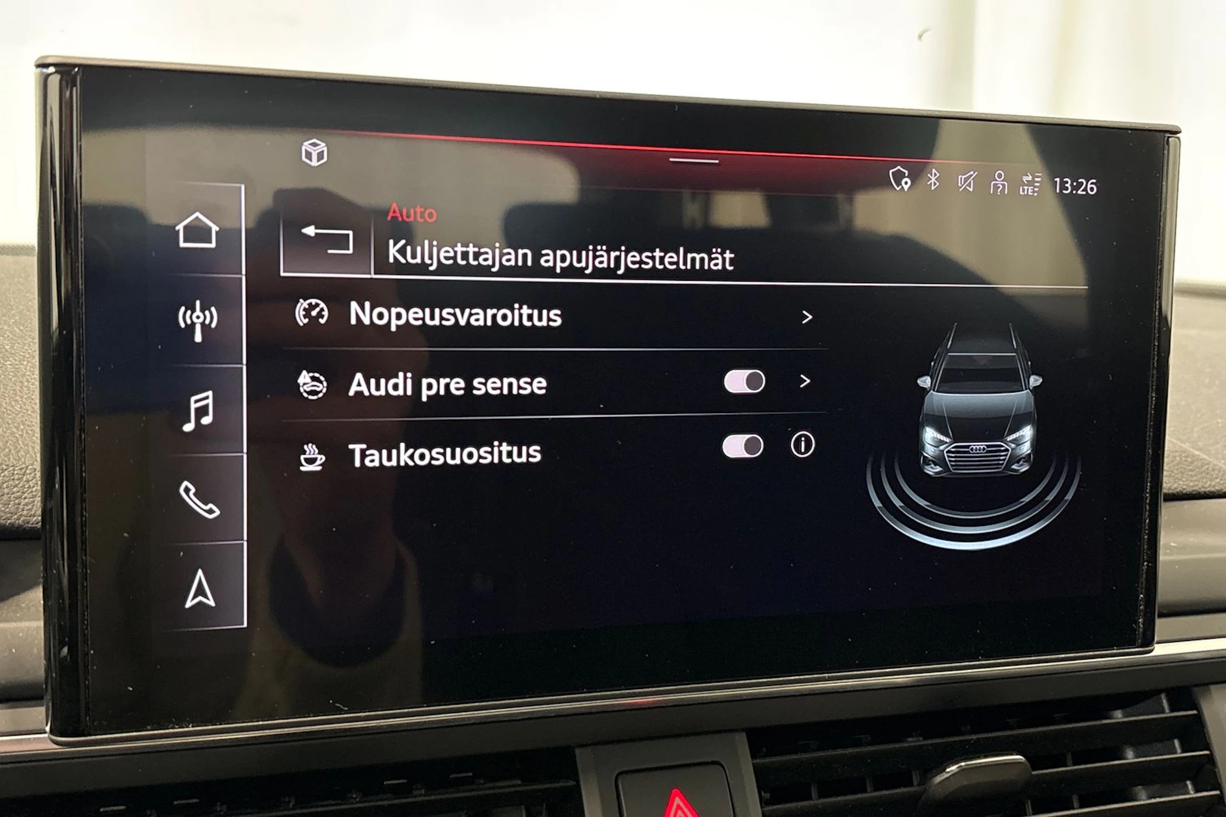 Sininen Audi A4 2020 kuva 19.