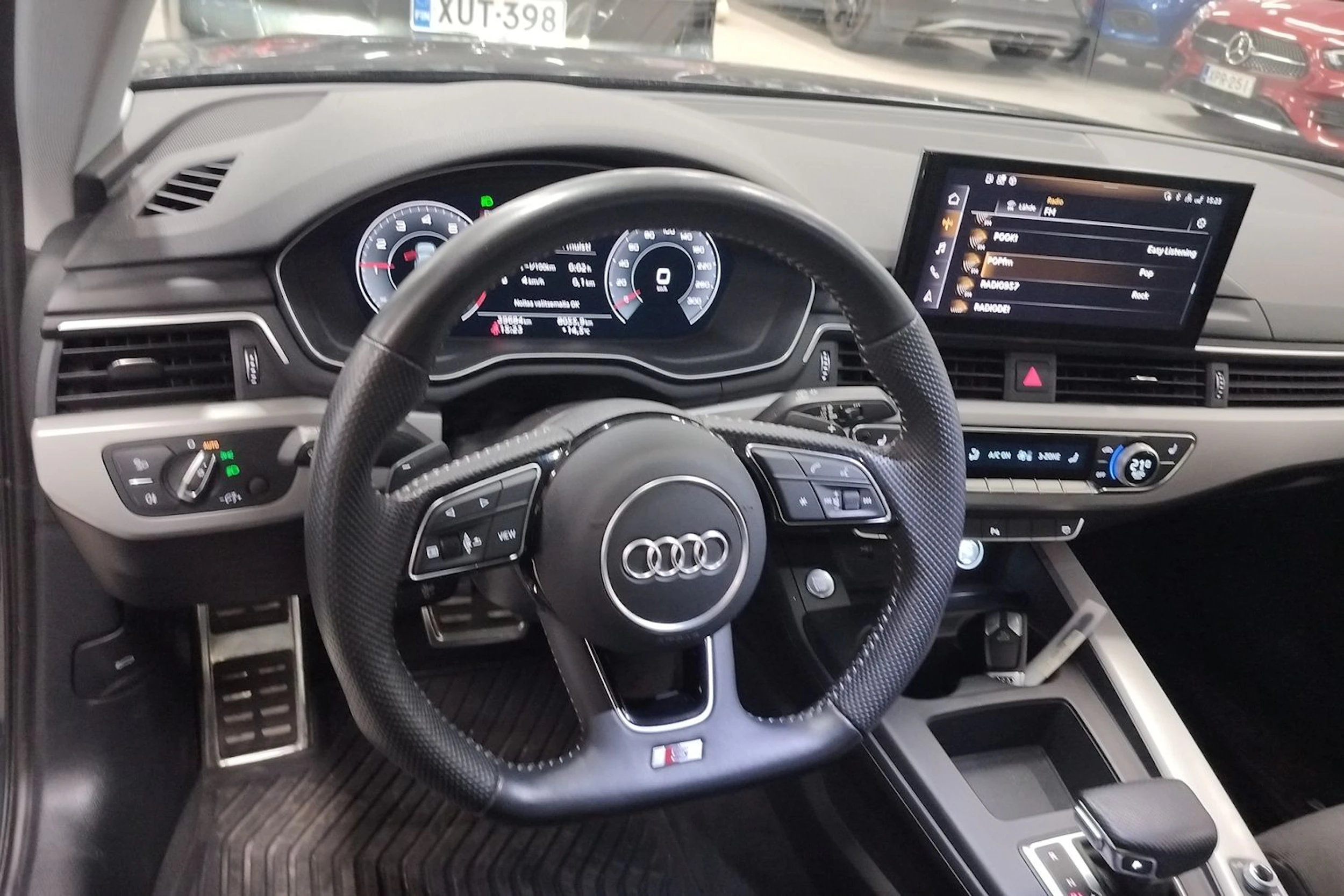 harmaa Audi A4 2020 kuva 4.