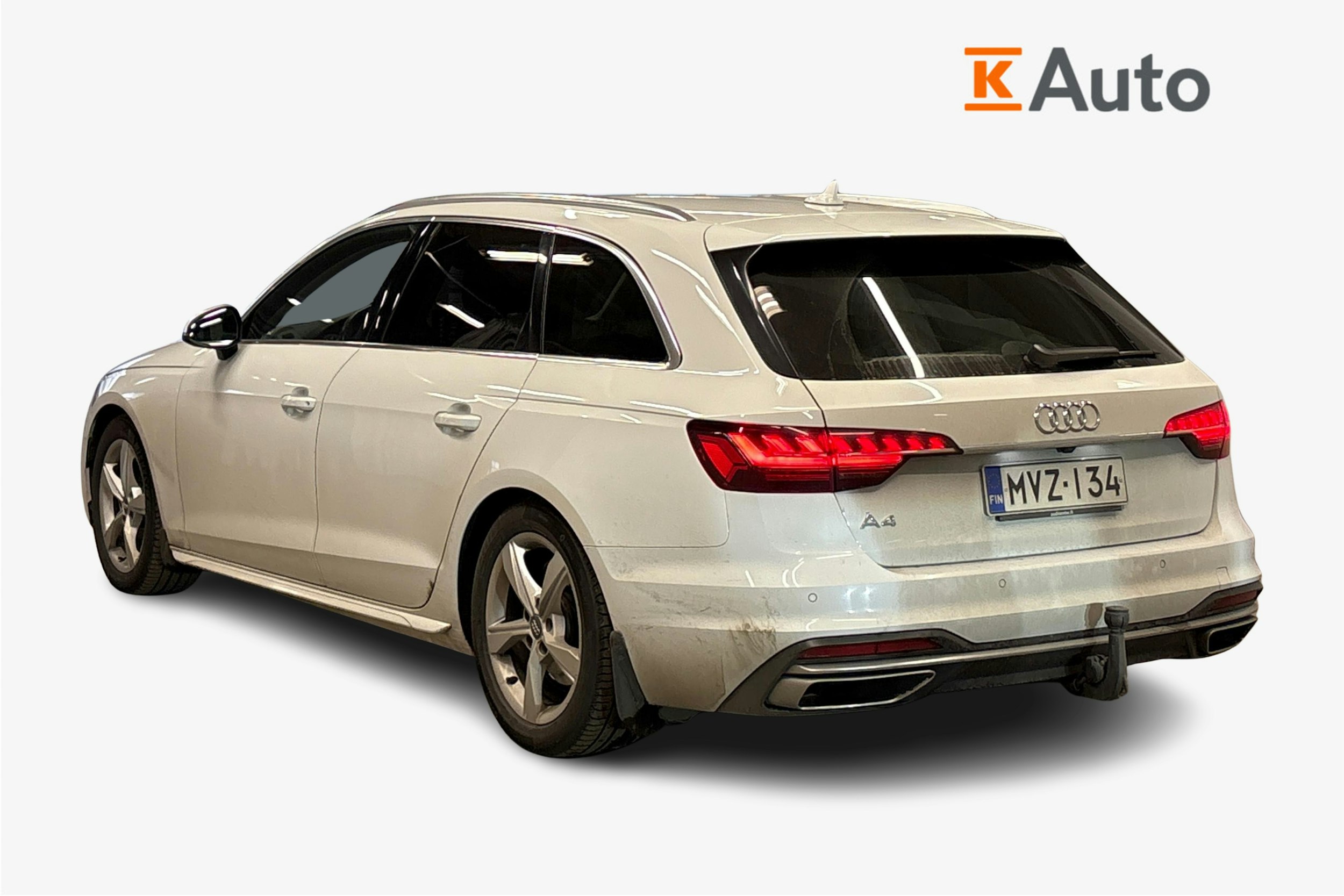 valkoinen Audi A4 2020 kuva 2.