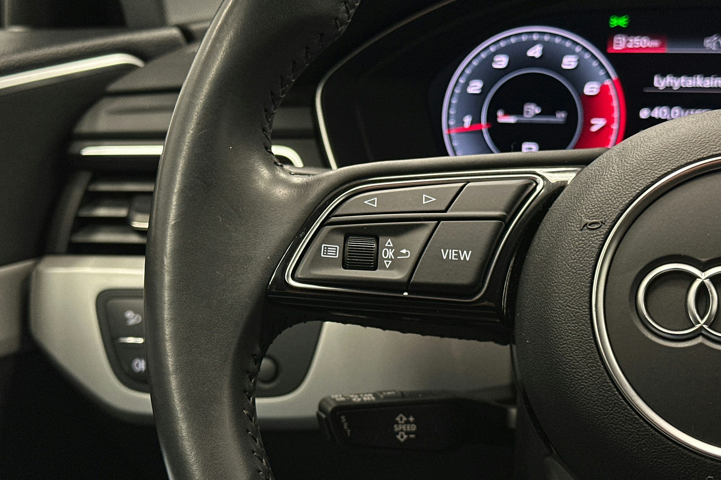 valkoinen Audi A4 2020 kuva 20.