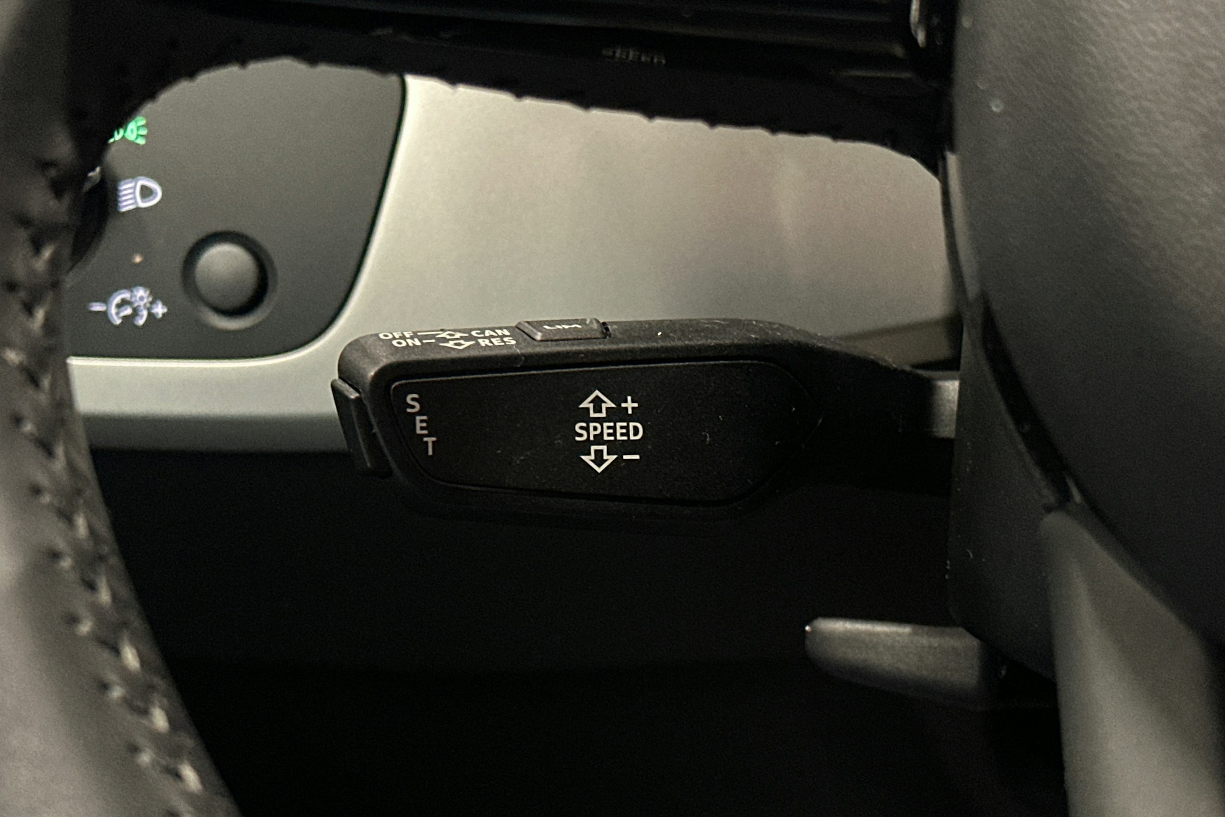 valkoinen Audi A4 2020 kuva 22.