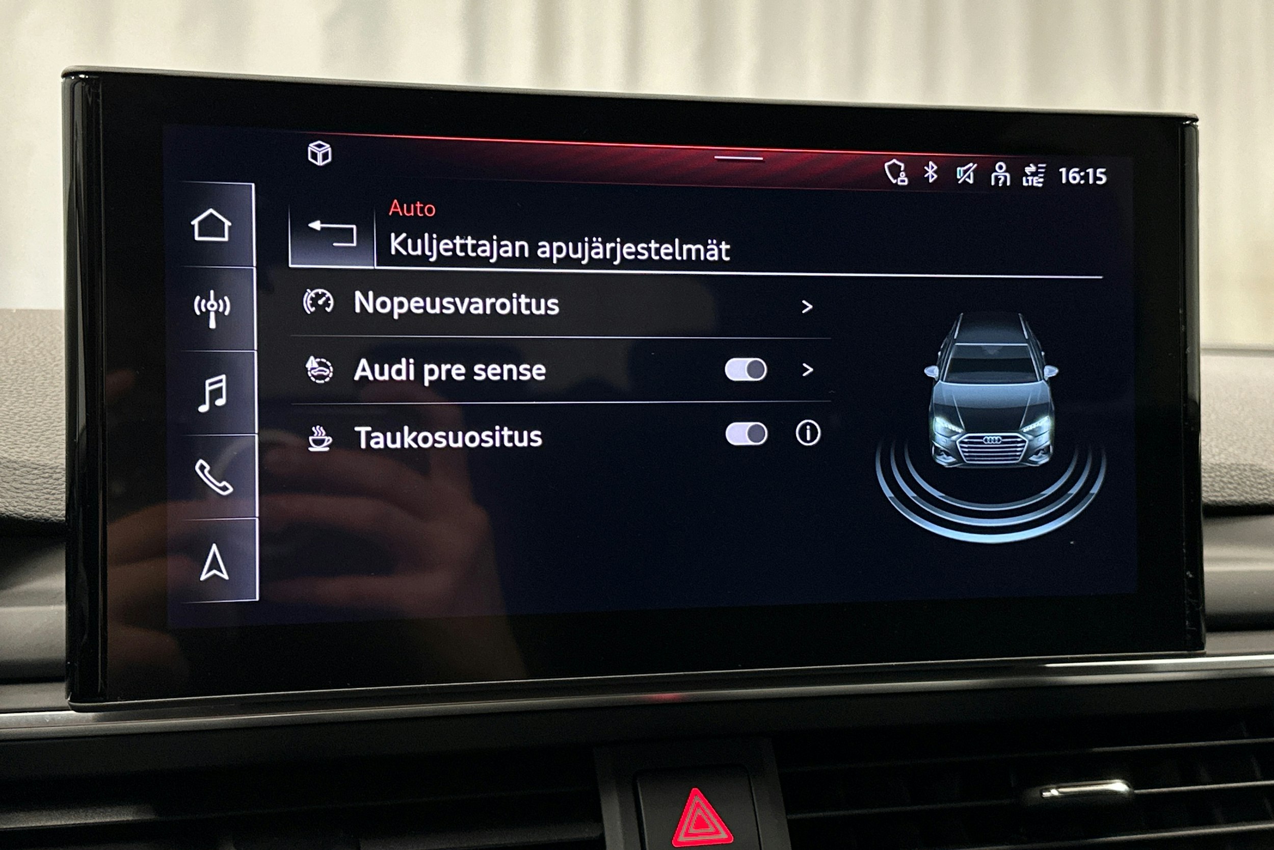 valkoinen Audi A4 2020 kuva 26.