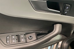 harmaa Audi A4 2020 kuva 17.