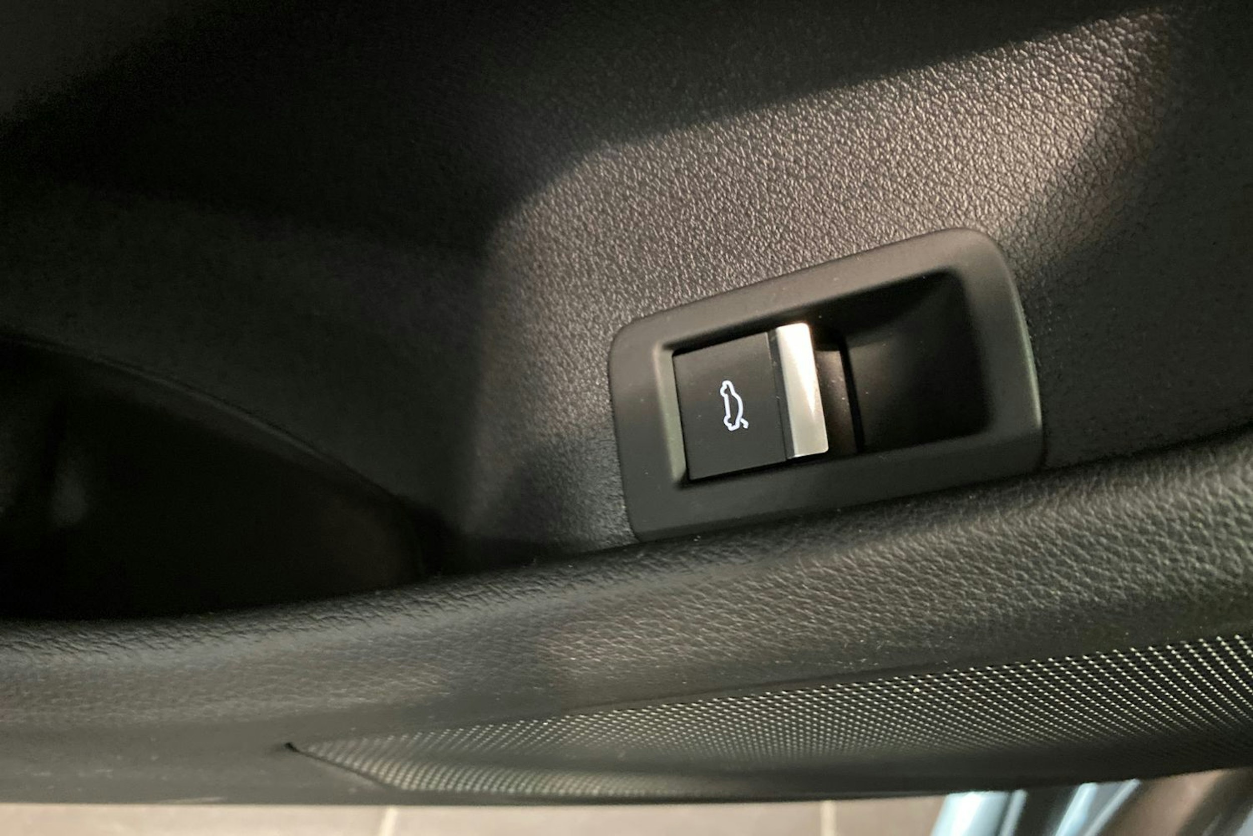 harmaa Audi A4 2020 kuva 18.