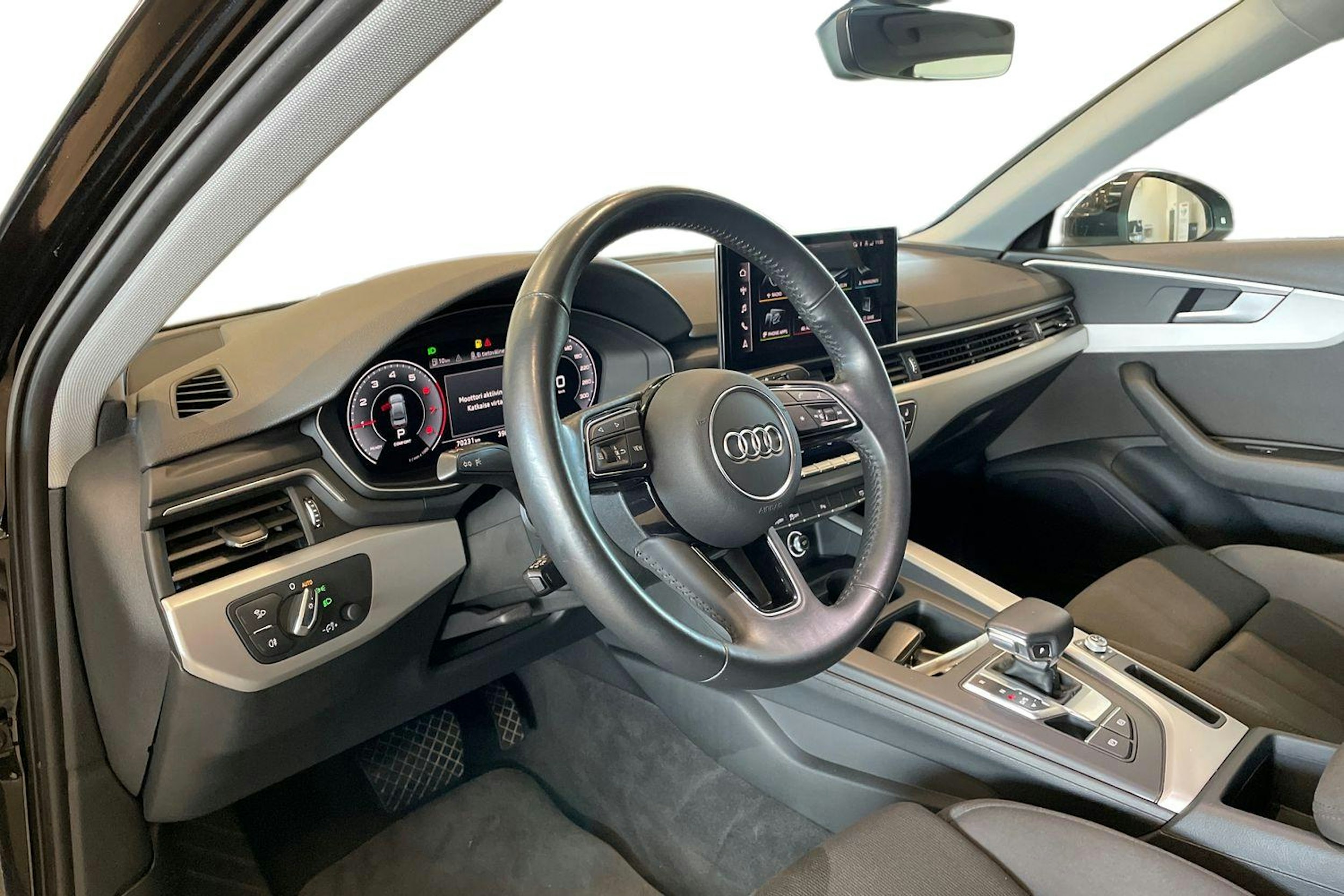 musta Audi A4 2020 kuva 10.