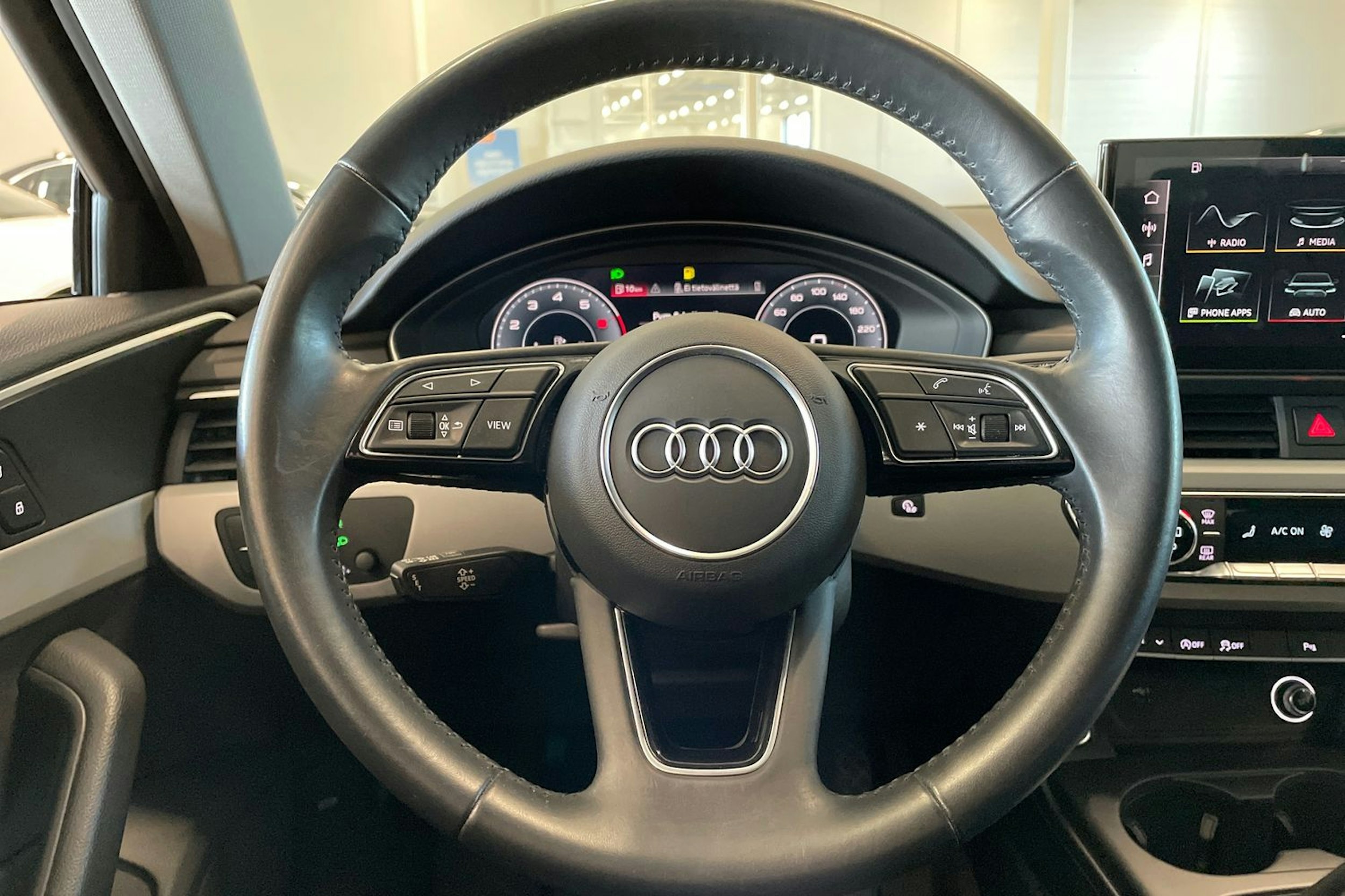 musta Audi A4 2020 kuva 19.