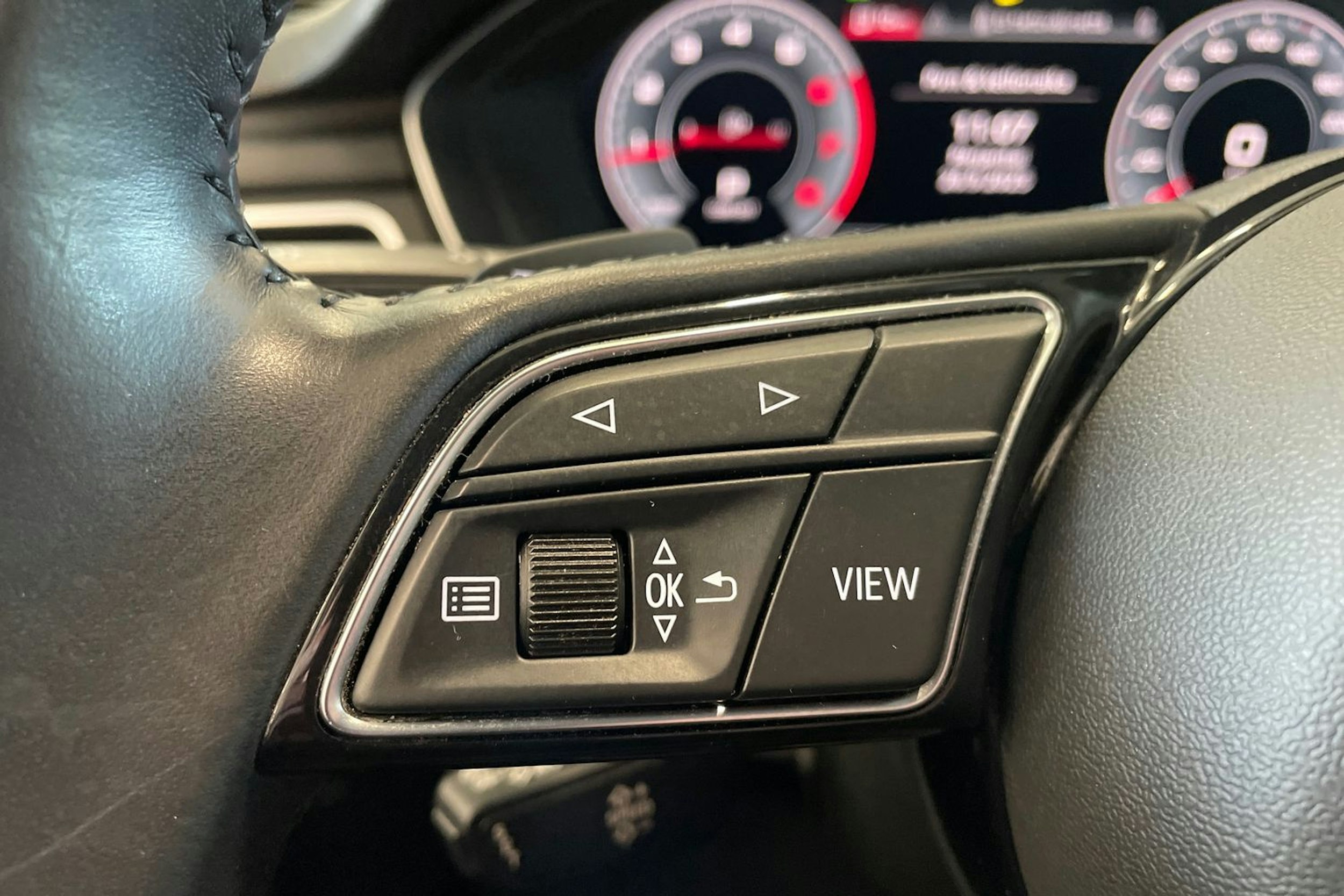 musta Audi A4 2020 kuva 21.