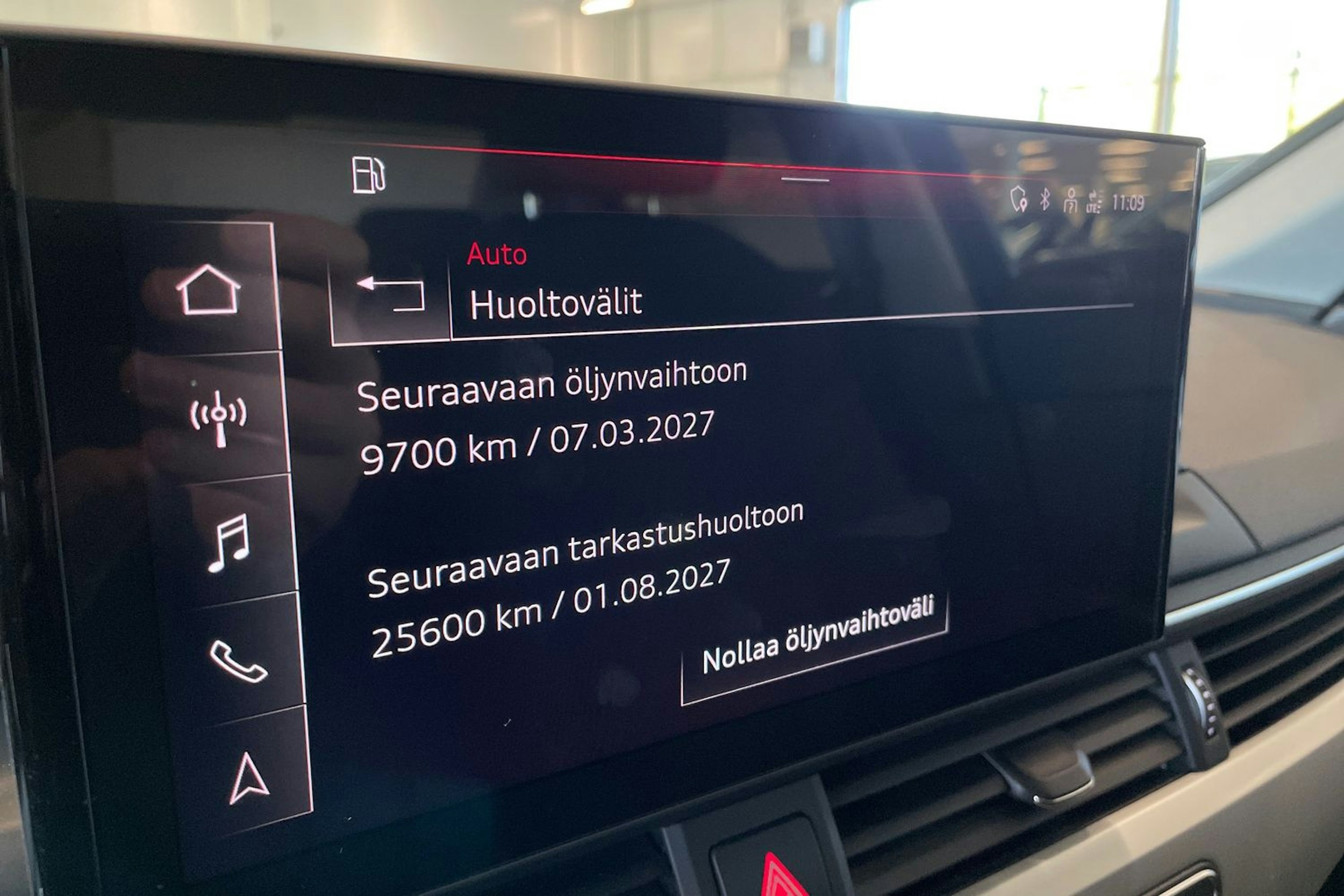 musta Audi A4 2020 kuva 33.