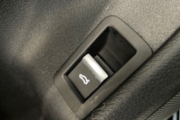 musta Audi A4 2020 kuva 38.