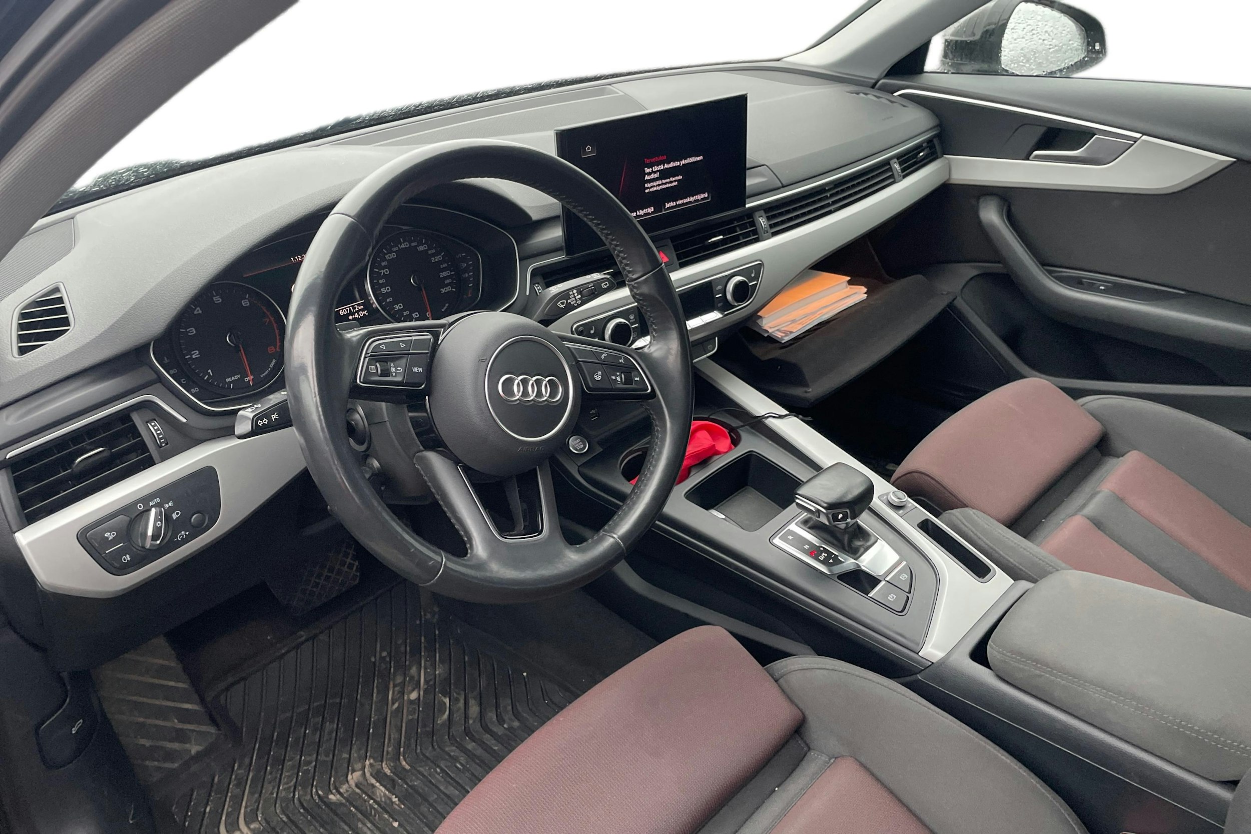 musta Audi A4 2020 kuva 3.