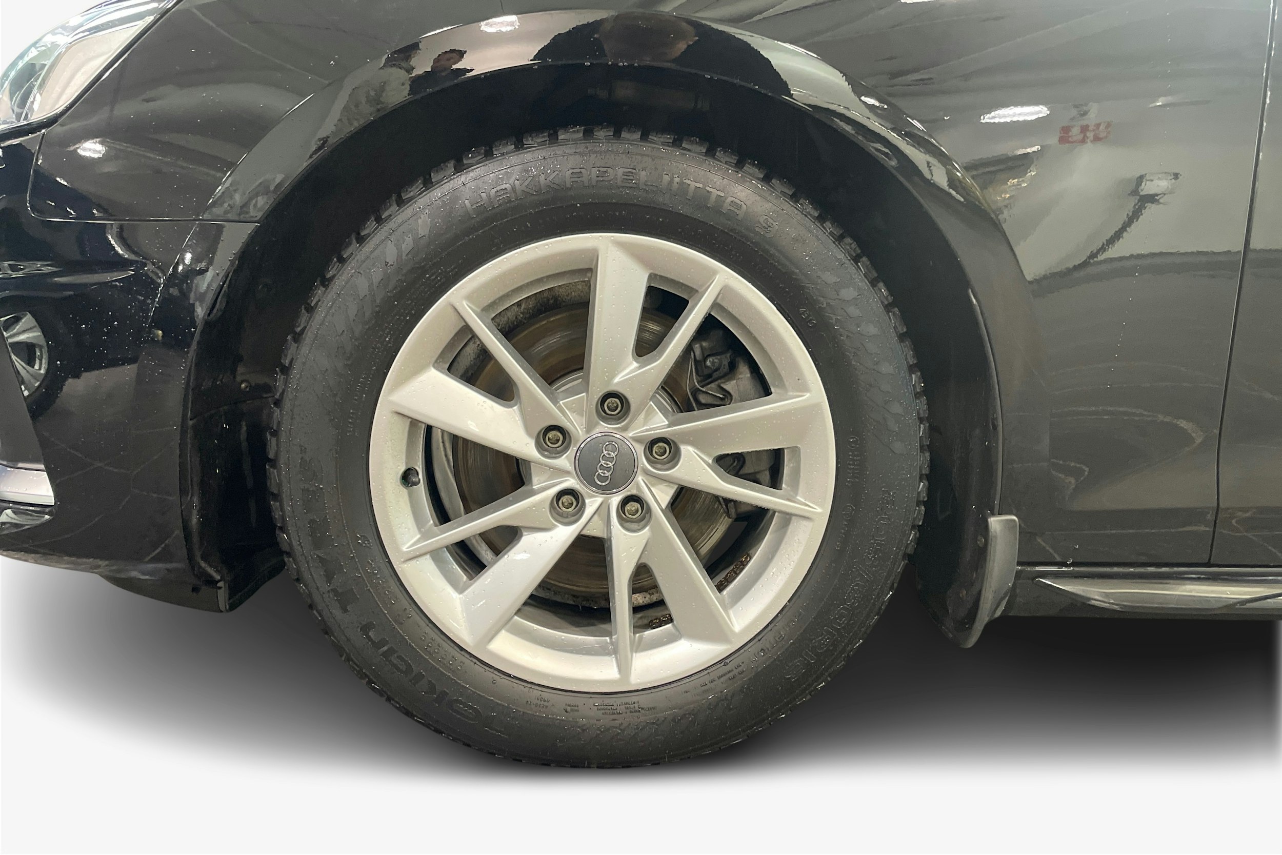 musta Audi A4 2020 kuva 11.