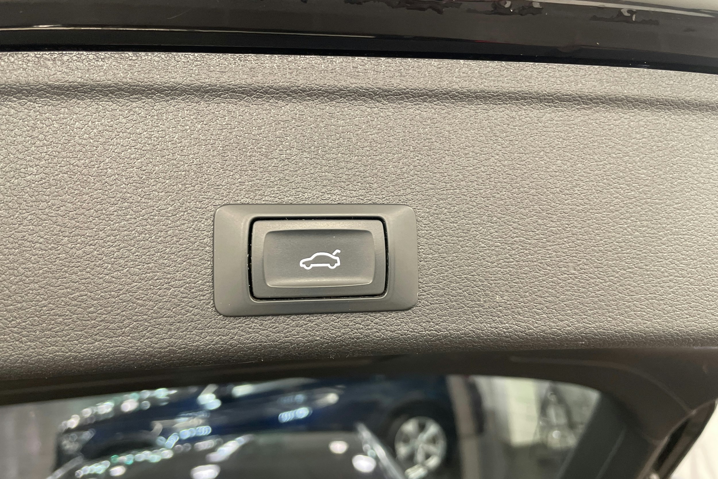 musta Audi A4 2020 kuva 19.