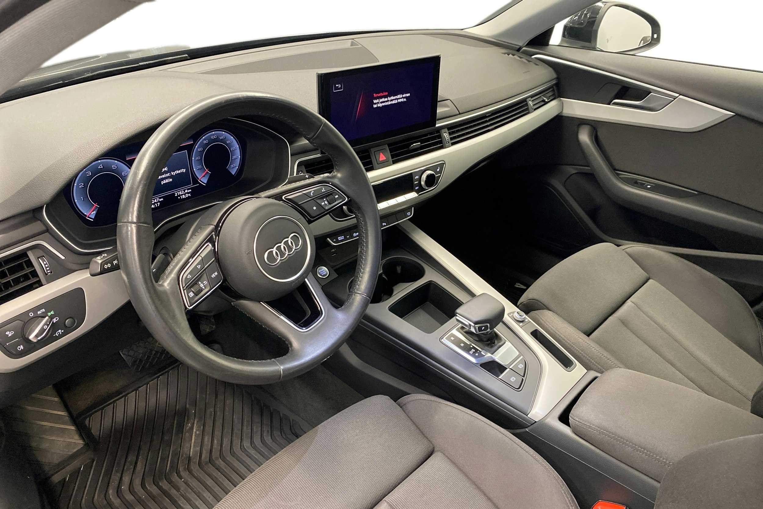 Musta Audi A4 2020 kuva 7.