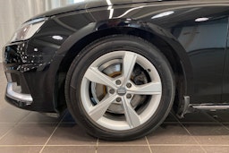 Musta Audi A4 2020 kuva 11.